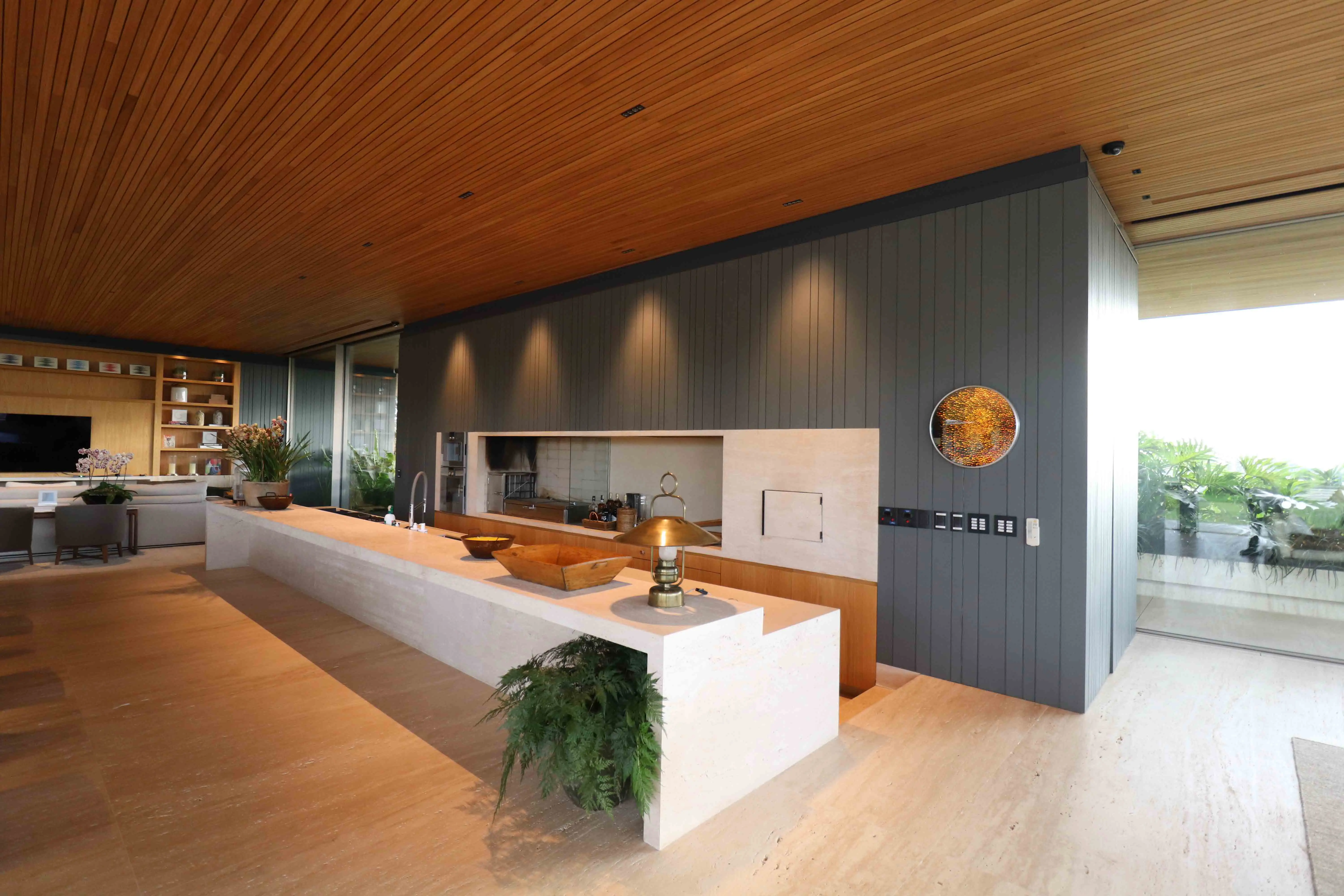 jacobsen-arquitetura-mfc-construtora-gourmet-piso-balcao-travertino-navona-bruto-balcadas-dekton-sasea-natural-di-marmore---copiar