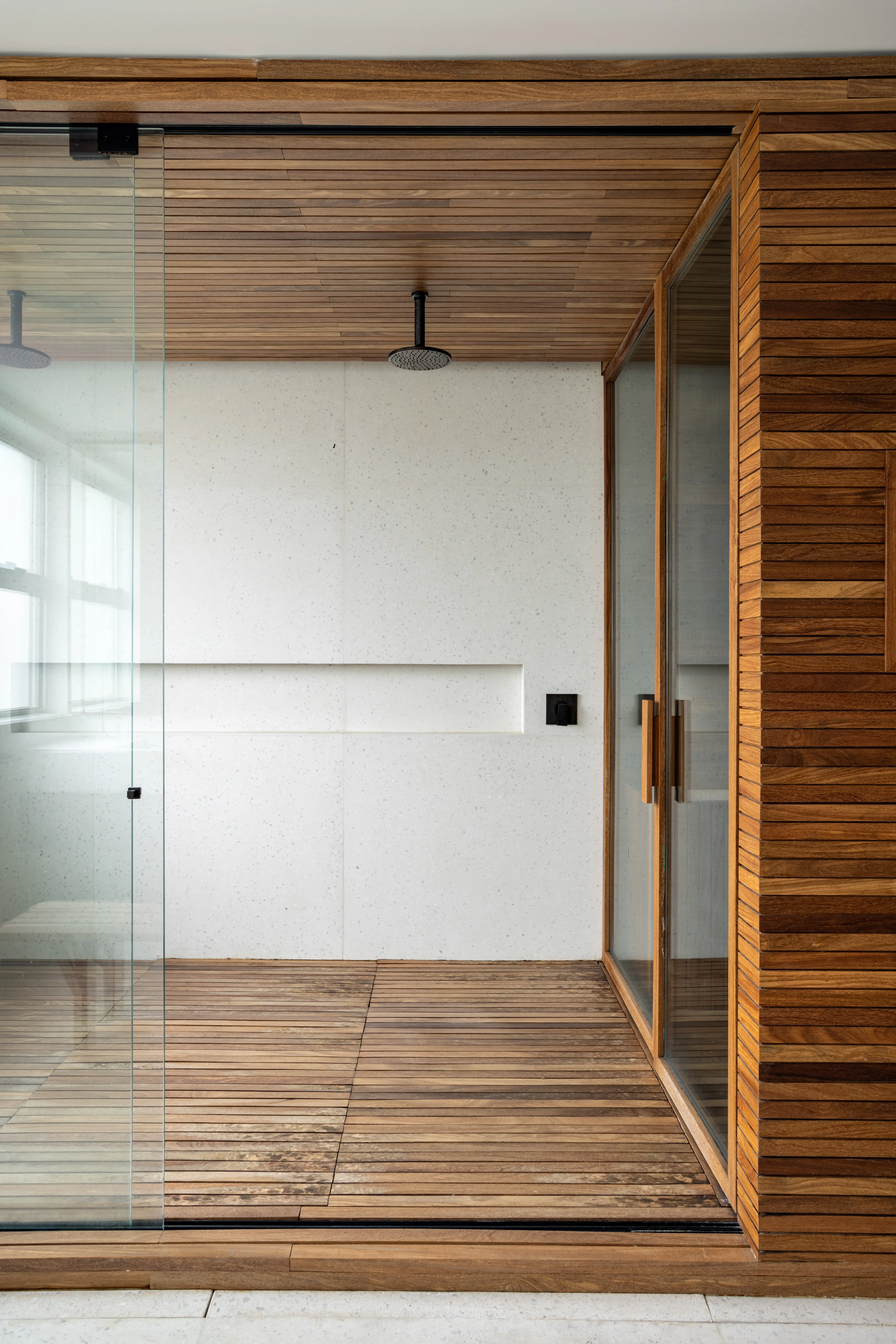 fgmf-arquitetura-rmr-engenharia-vilaboim-piso-parede-nicho-quartzo-super-branco-di-marmore--copiar