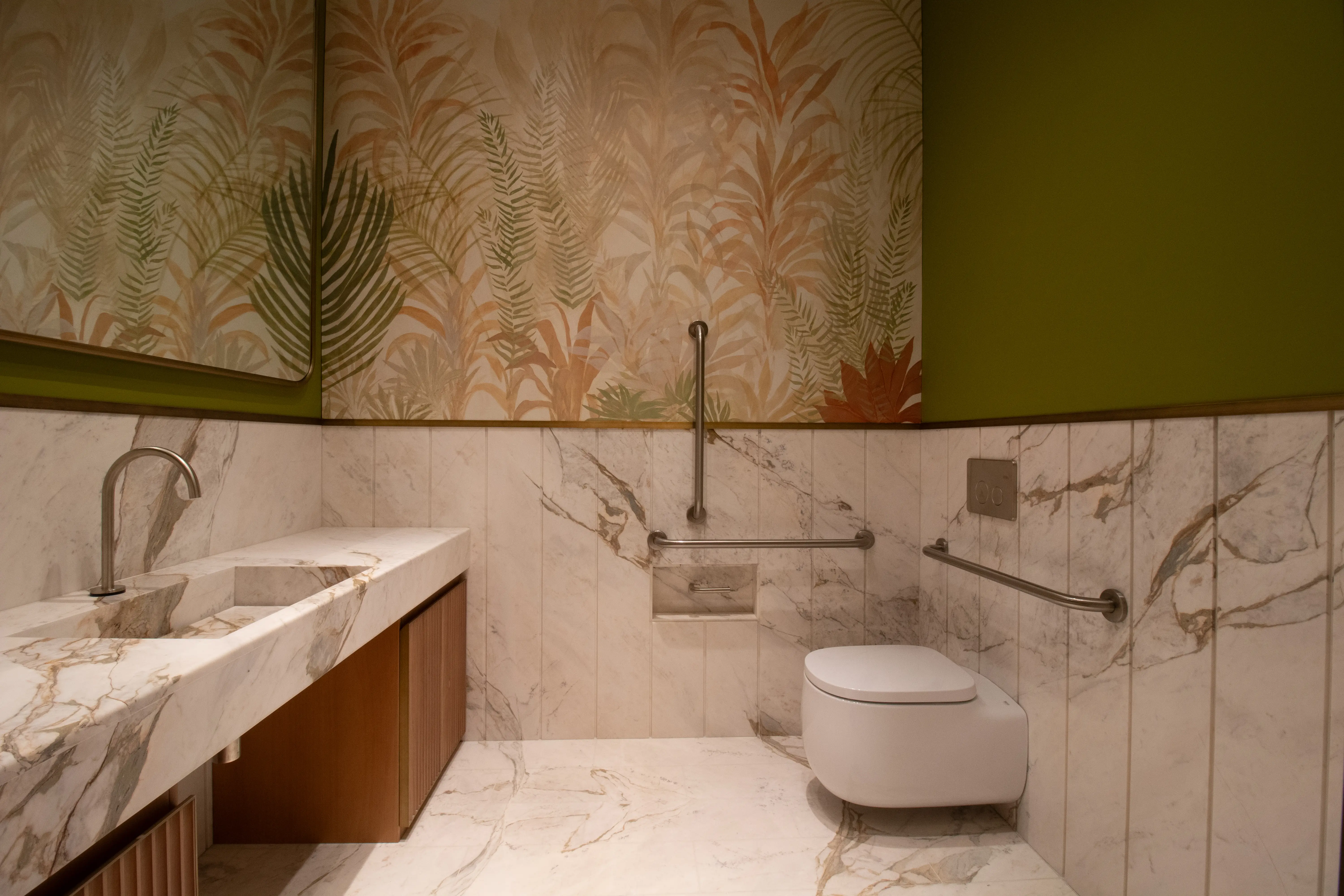 aflalogasperini-arquitetos-lock-engenharia-jfl-125-realty-banho-lavatorio-cuba-montada-sinth-calacata-di-marmore--copiar