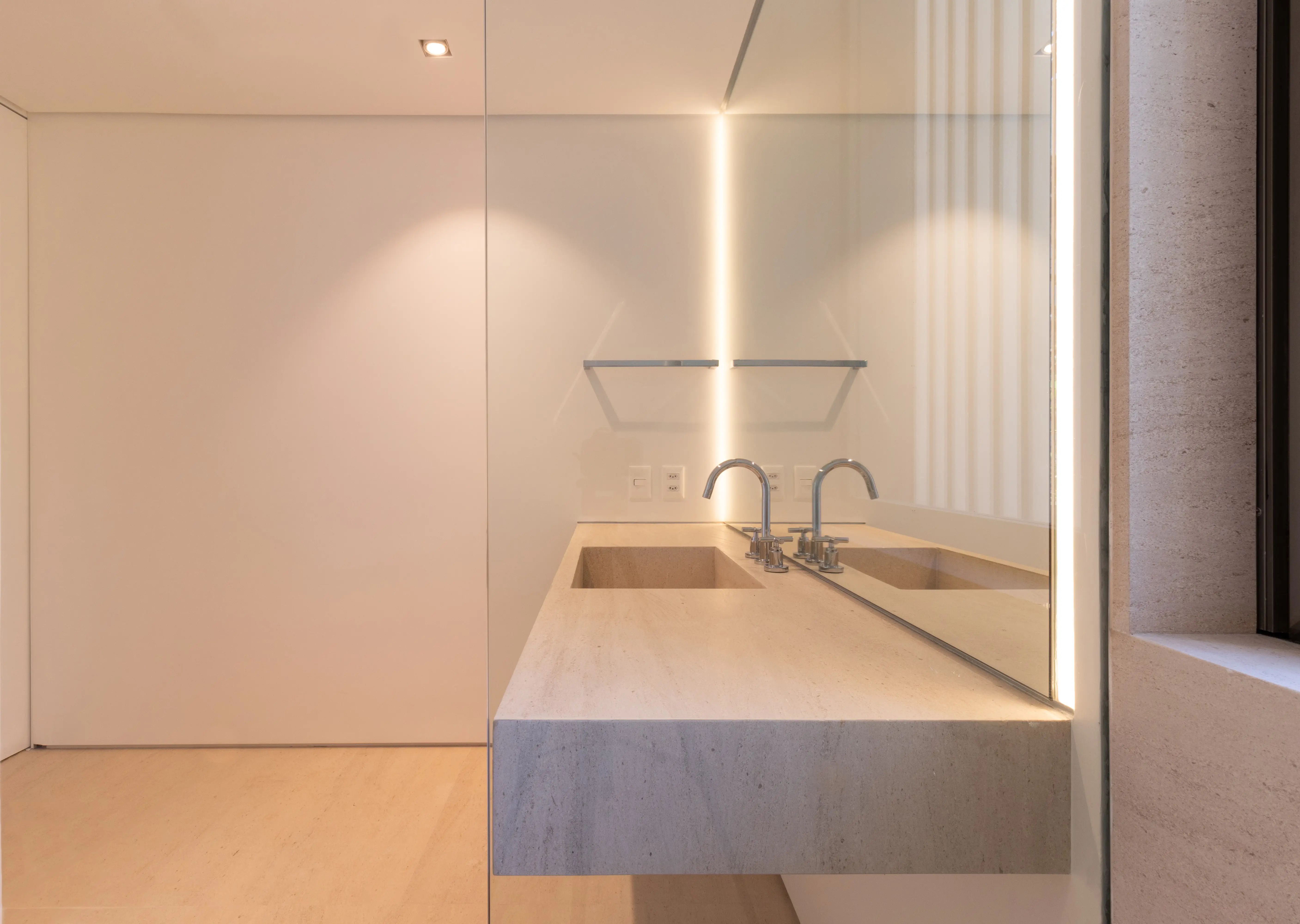 jacobsen-arquitetura-schwarts-engenharia-rua-espanha-lavabo-lavatorio-cuba-montada-limestoone-moont-dore-levigado-di-marmore---copiar