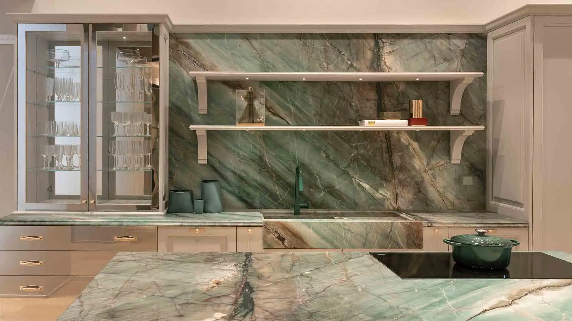 stone-marmi-boutique-ornare-milao-nicho-prateleira-cuba-montada-marmore-caledonia-di-marmore-(2)-copiar