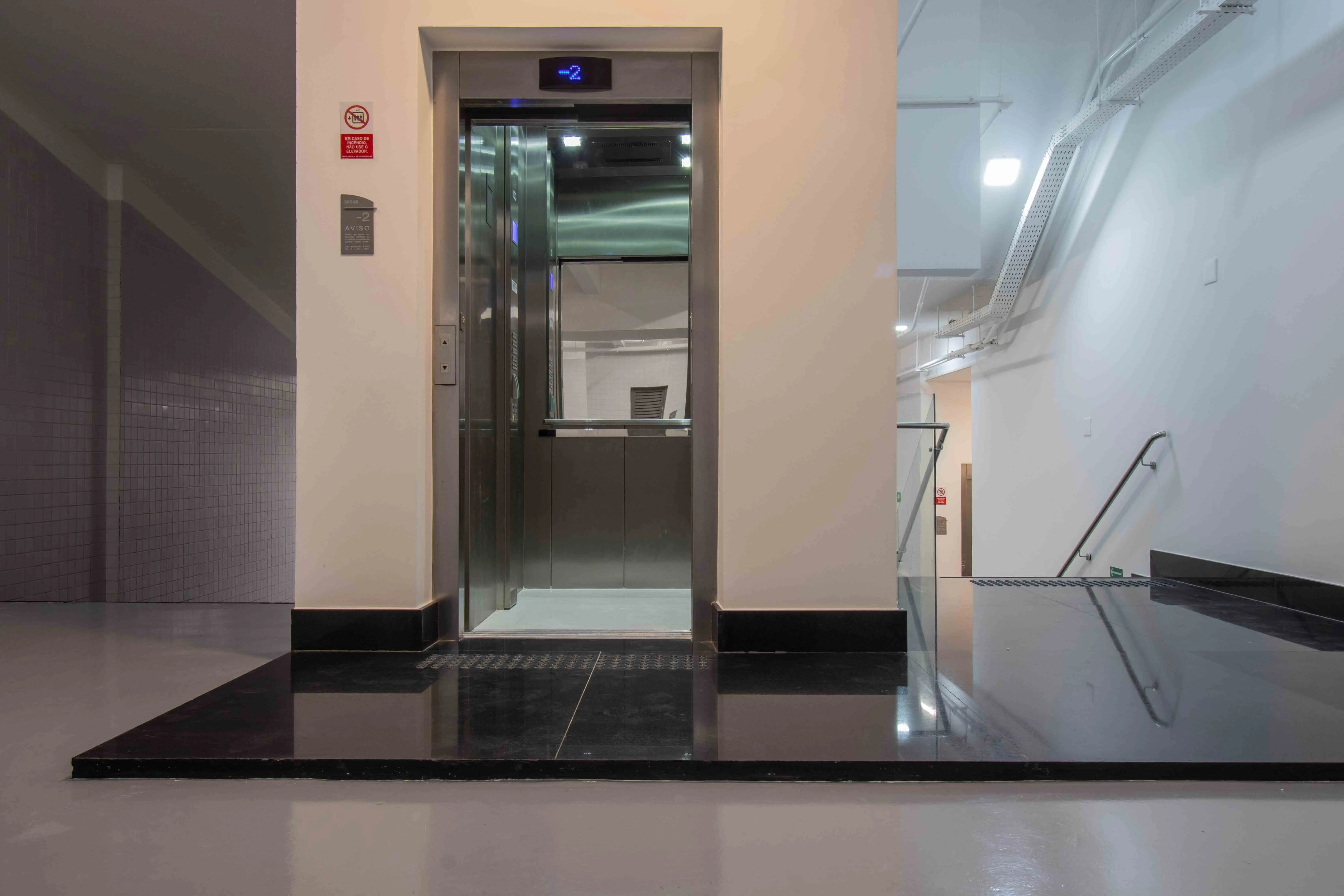 epson-engenharia-the-class-elevador-piso-granito-preto-sao-gabriel-di-marmore---(3)-copiar