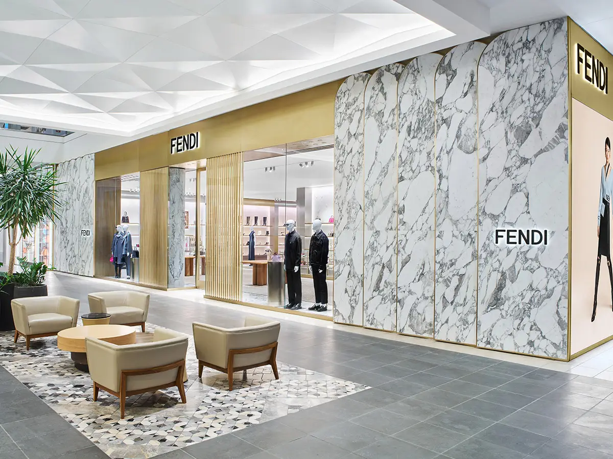 fenix-industria-fendi-usa-1-fachada-parede-marmore-arabescato-vagli-di-marmore-copiar