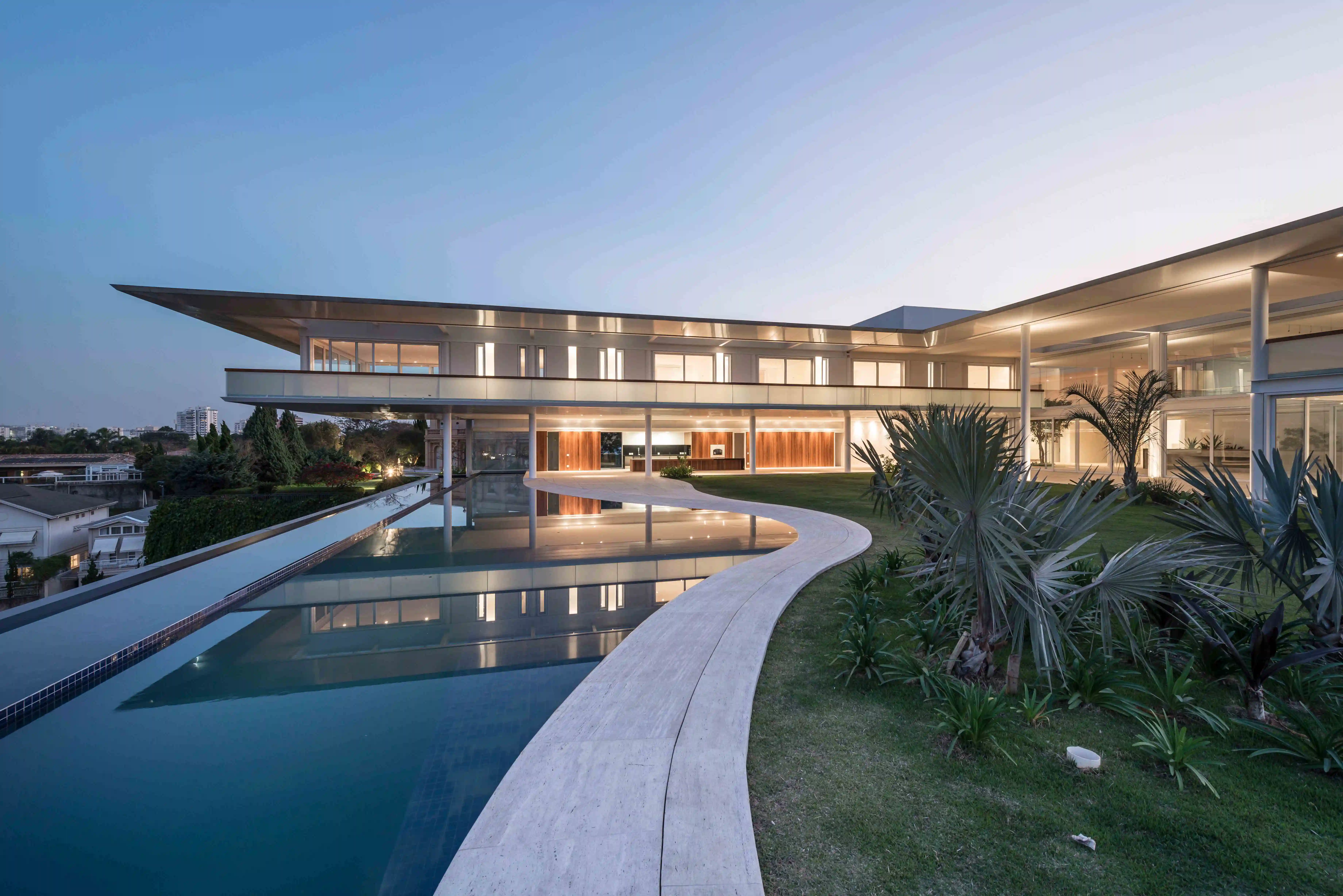 galvez-marton-riccioppo-residencia-morumbi-piscina-travertina-romano-di-marmore-(5)-copiar