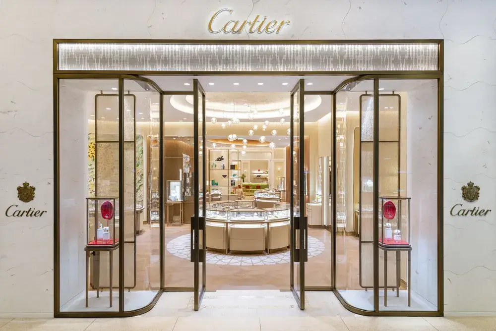 saeng-eng-cartier--fachada-marmore-branco-ariston-di-marmore-copiar