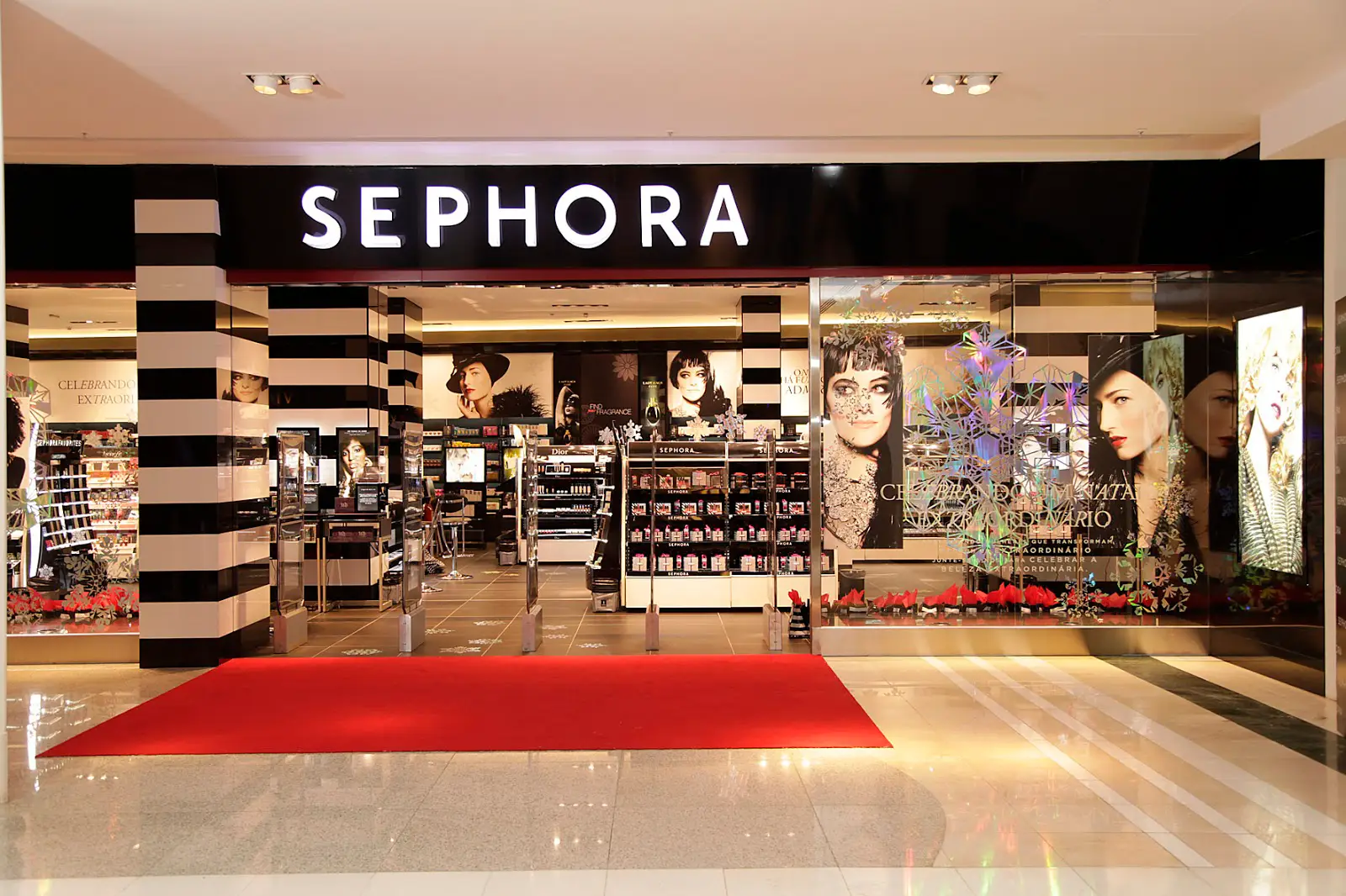 saeng-eng-sephora-1-fachada-granito-preto-absoluto-nanoglass-white-di-marmore-copiar
