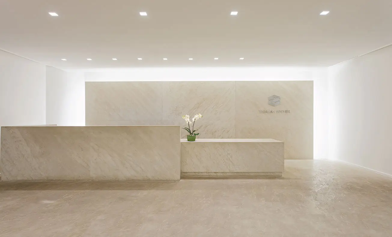 athie-wohnrath-tishman-speyer-11-piso-parede-balcao-limestone-mont-charmot-di-marmore-copiar