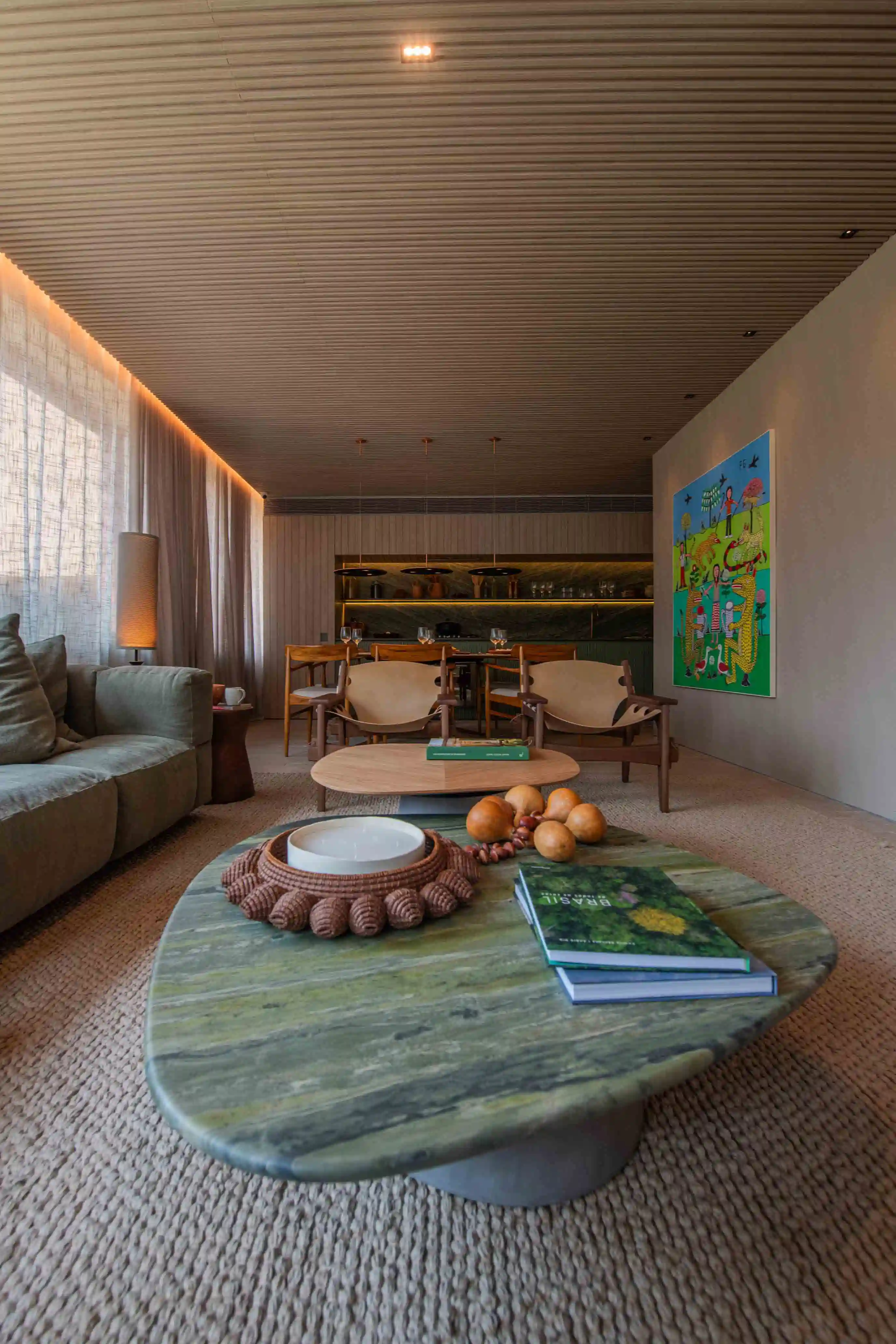 idea-zarvos-studio-mk27-decorado-conego-sala-mesa-parede-plarteleira-granito-amendoa-escovado-di-marmore-(2)-copiar