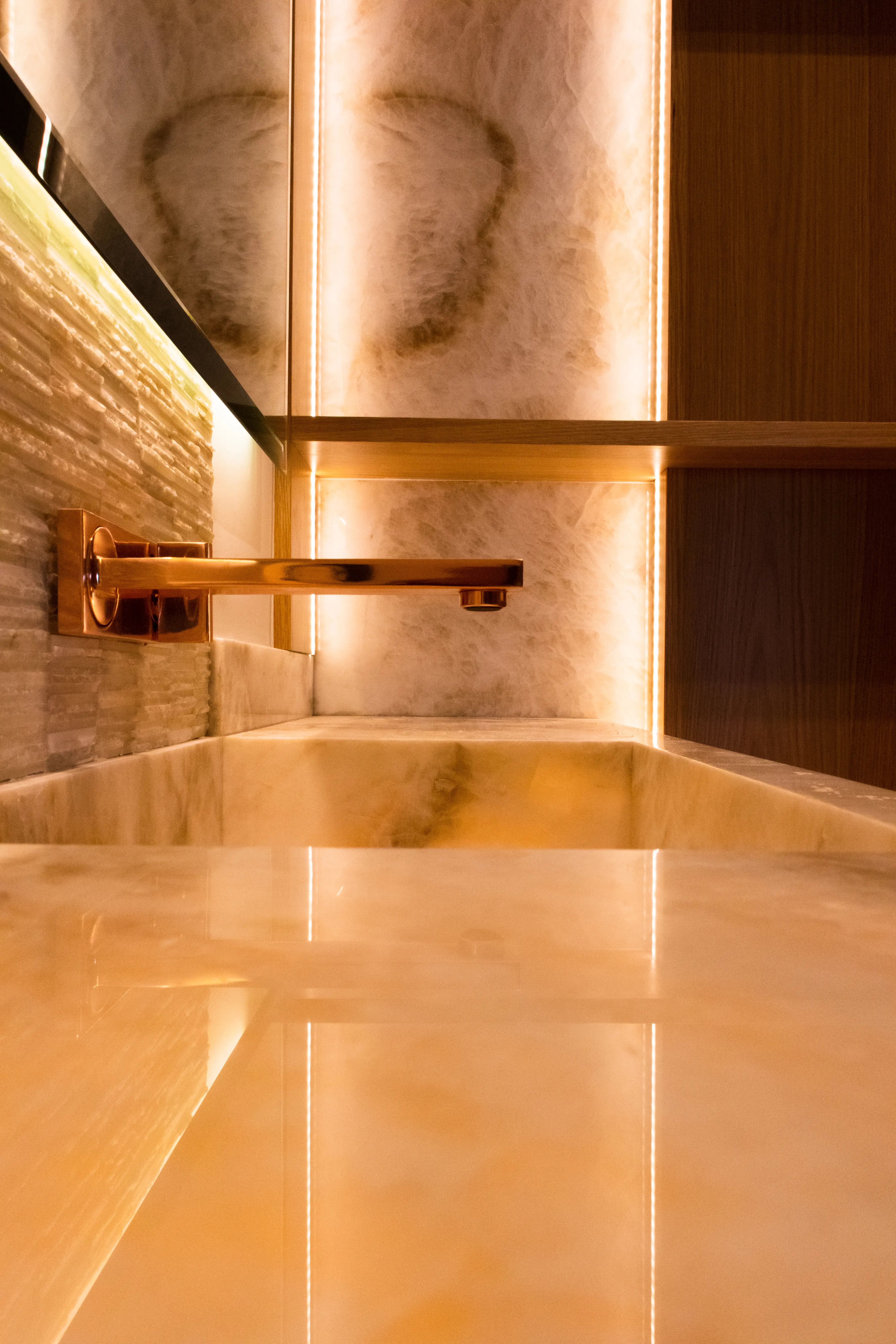 maricy-marcos-borges-arquitetura-setter-construtora-lavabo-lavatorio-cuba-montada-nicho-onix-cristalo-di-marmore---copiar