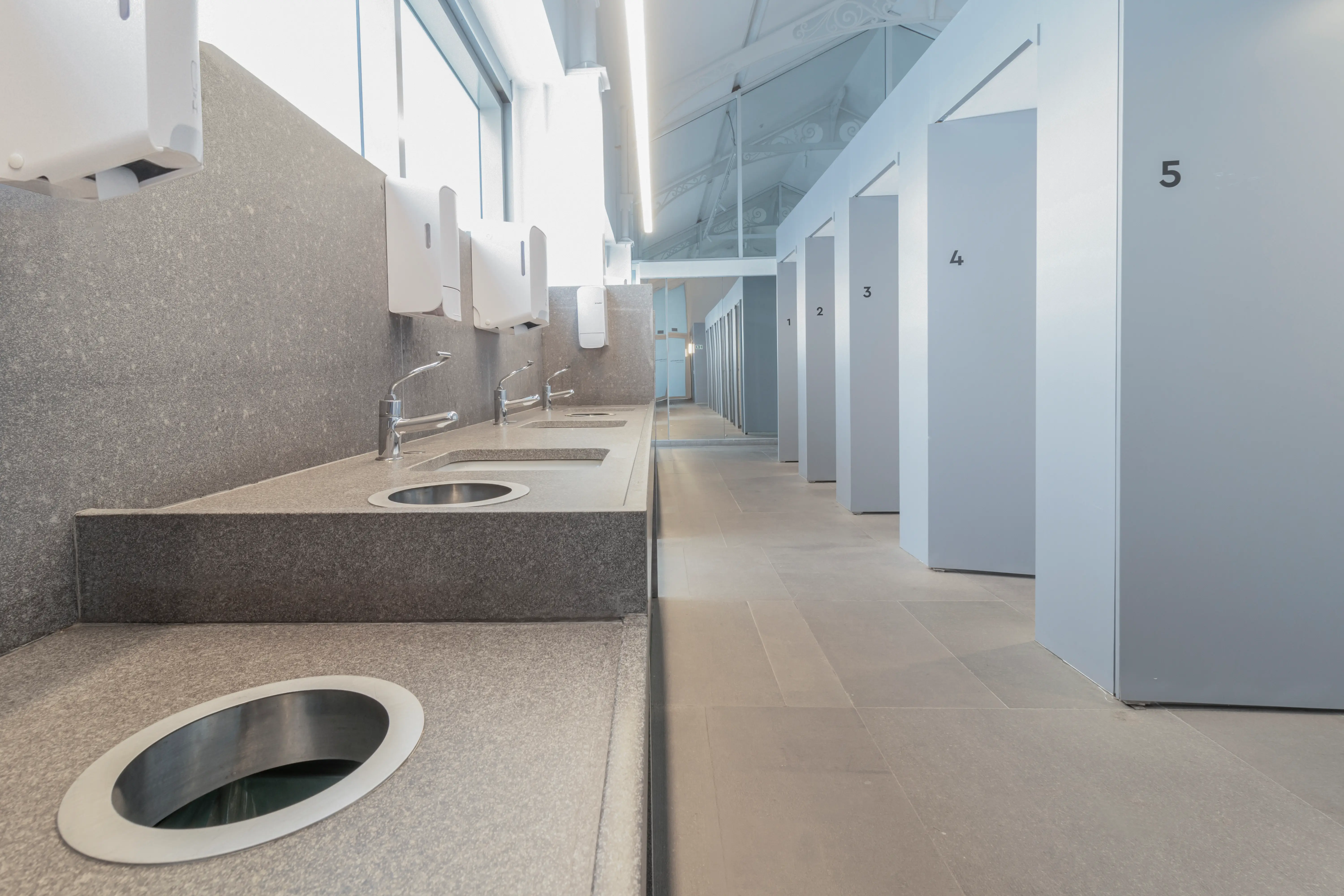 arquitetos-associados-silvio-oksman-pinacoteca-wc-bancada-basalto-cinza-3-copiar