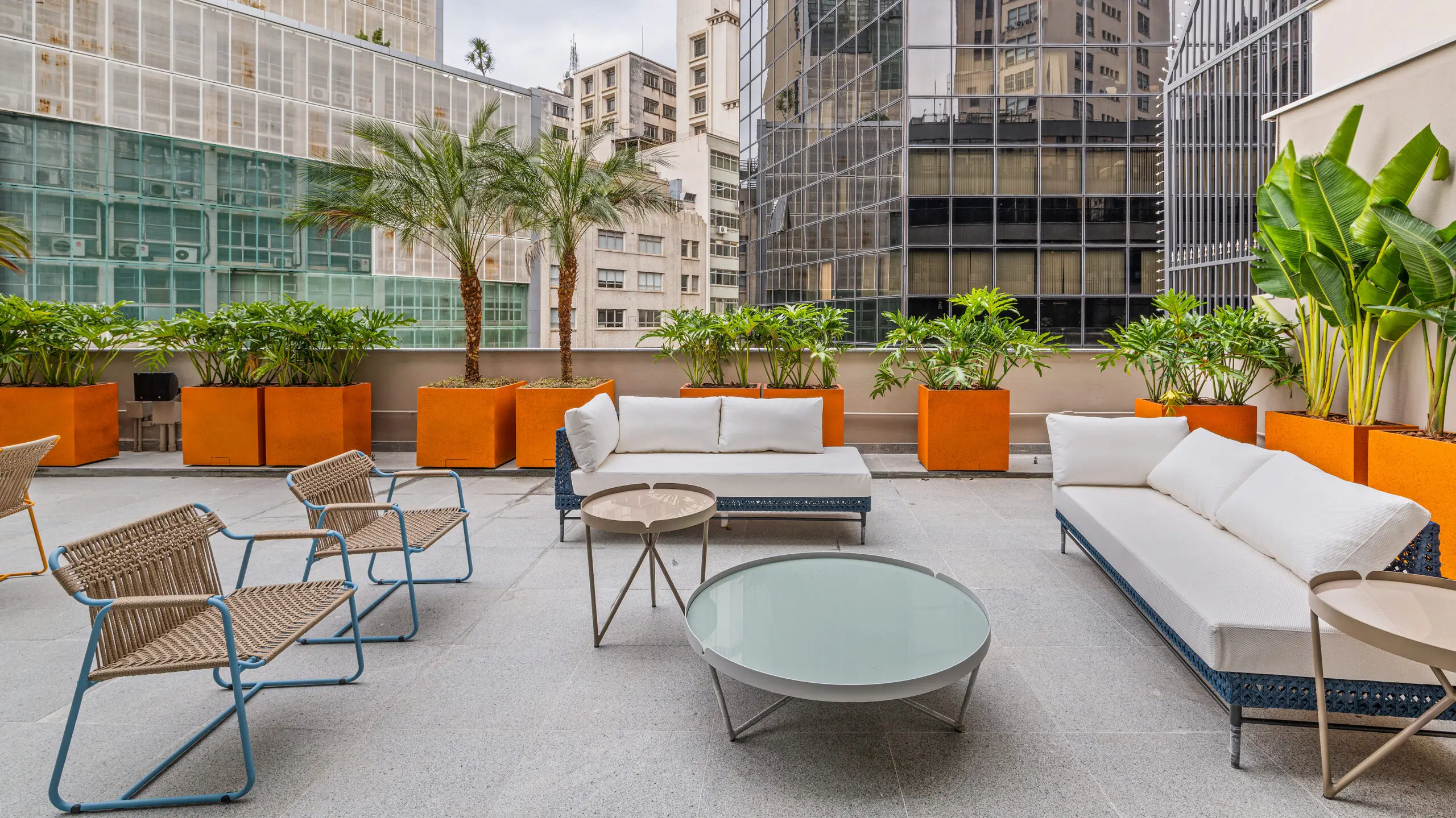 athie-wohnrath-b3-10-piso-granito-cinza-andorinha-di-marmore-copiar