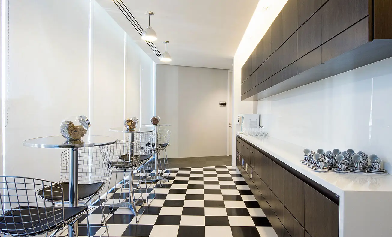 athie-wohnrath-sas-4-bancada-parede-granito-branco-polar-di-marmore-copiar