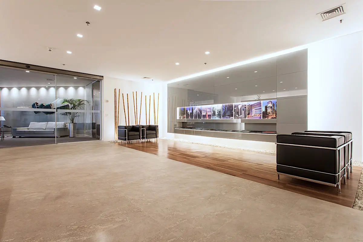 athie-wohnrath-tishman-speyer-15-piso-parede-balcao-limestone-mont-charmot-di-marmore-copiar