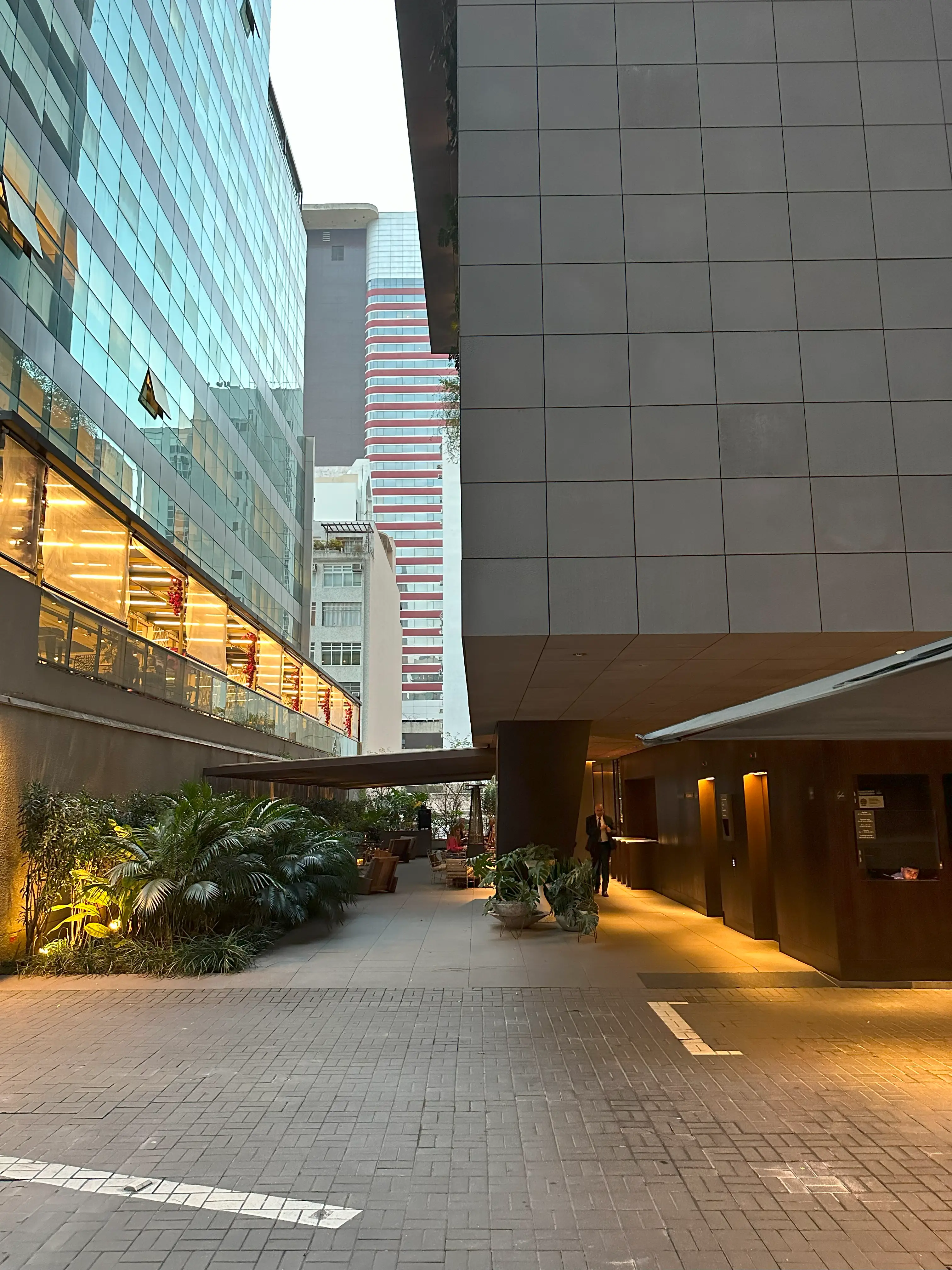 bn-engenharia-edificio-santos-augusta-8-piso-paredes-teto-granito-cinza-abbsoluto-granito-cinza-andorinha-di-marmore-copiar - Copia