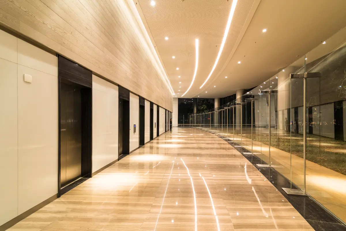 bueno-netto-berrine-one-18-piso-lobby-hall-moldura-elevadores-granito-preto-sao-gabriel-marmore-wood-wave-di-marmore-copiar