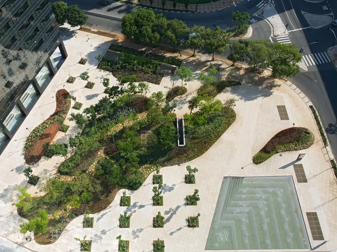cbre-2-rochavera-corporate-towers-di-marmore-copiar