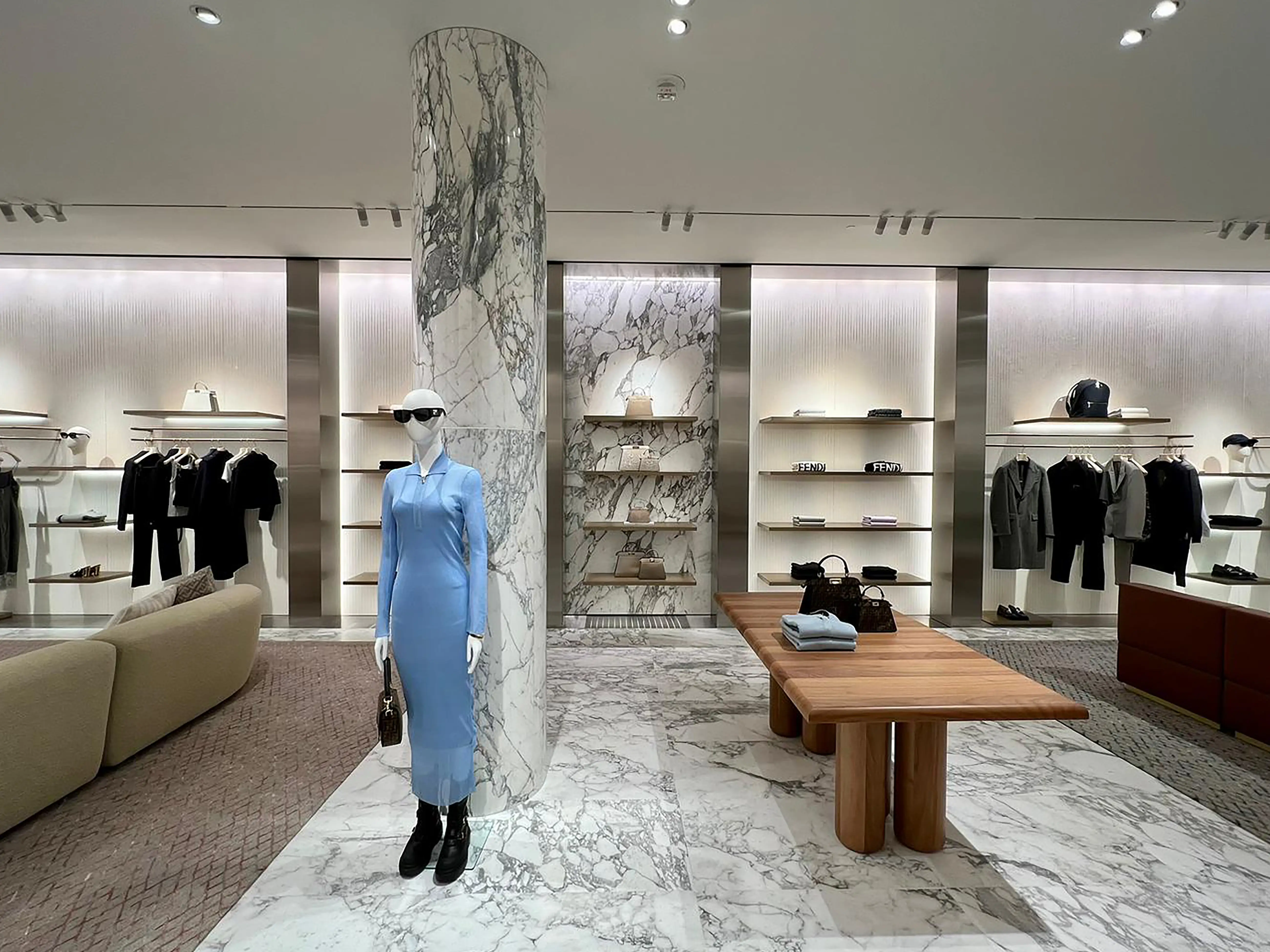 fenix-industria-fendi-usa-4-piso-coluna-parede-prateleira-marmore-arabescato-vagli-di-marmore-copiar - Copia