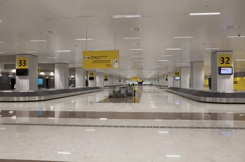 gru-aeroporto-athie-wohrath-guarulhos-piso-granito-branco-cotton-di-marmore-copiar