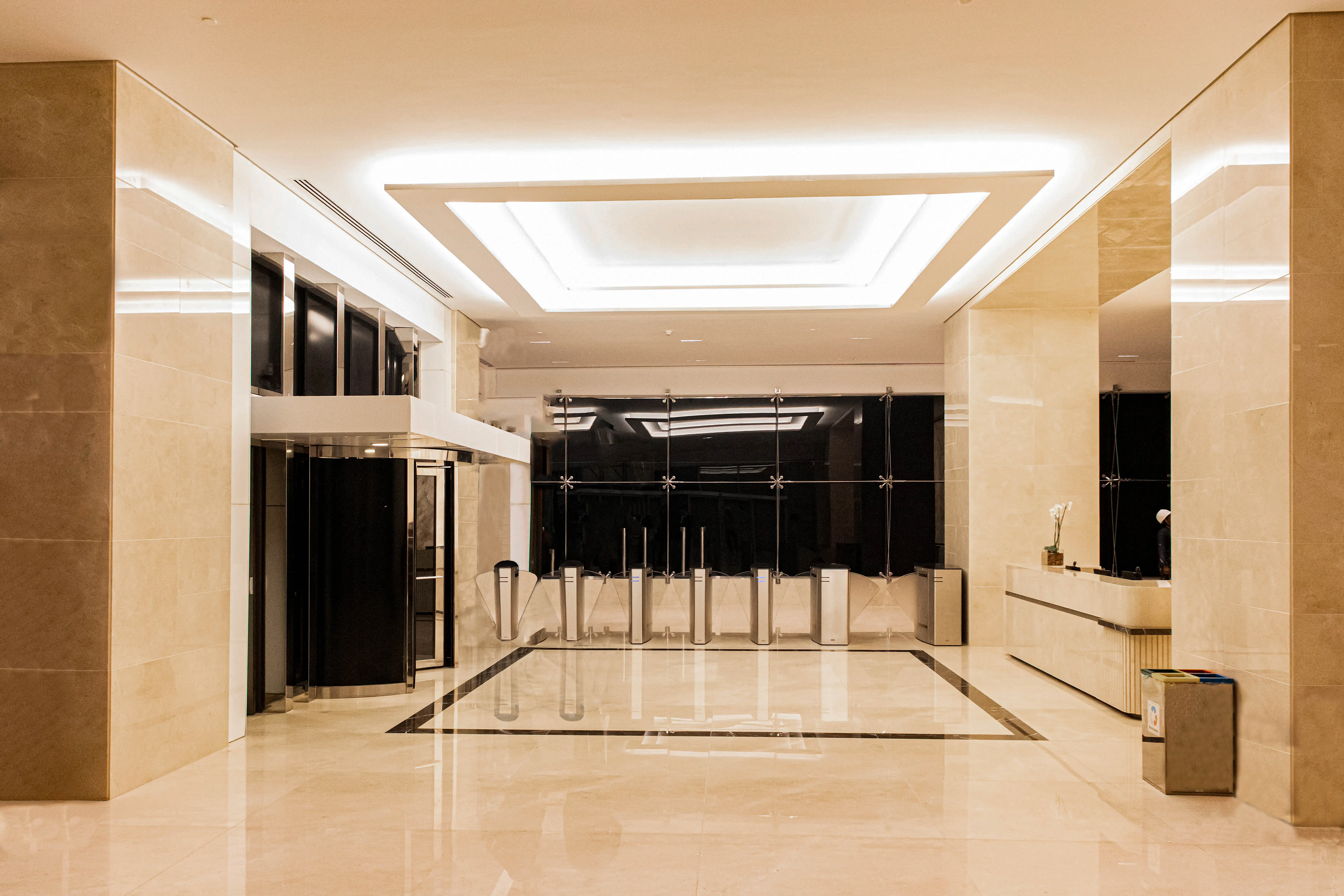 jk-iguatemi-8-piso-parede-teto-elevadores-balcao-fachetado-marmore-crema-marfil-tabeira-marmore-gris-armani-copiar - Copia