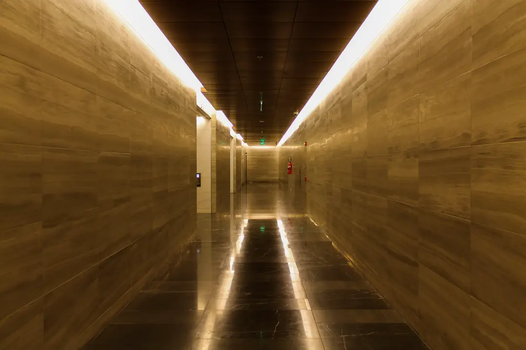 sao-paulo-corporate-towers-camargo-correa-19-piso-marmore-bronnze-armani-parede-wood-stone-hone-limestone-moca-crema-di-marmore-copiar