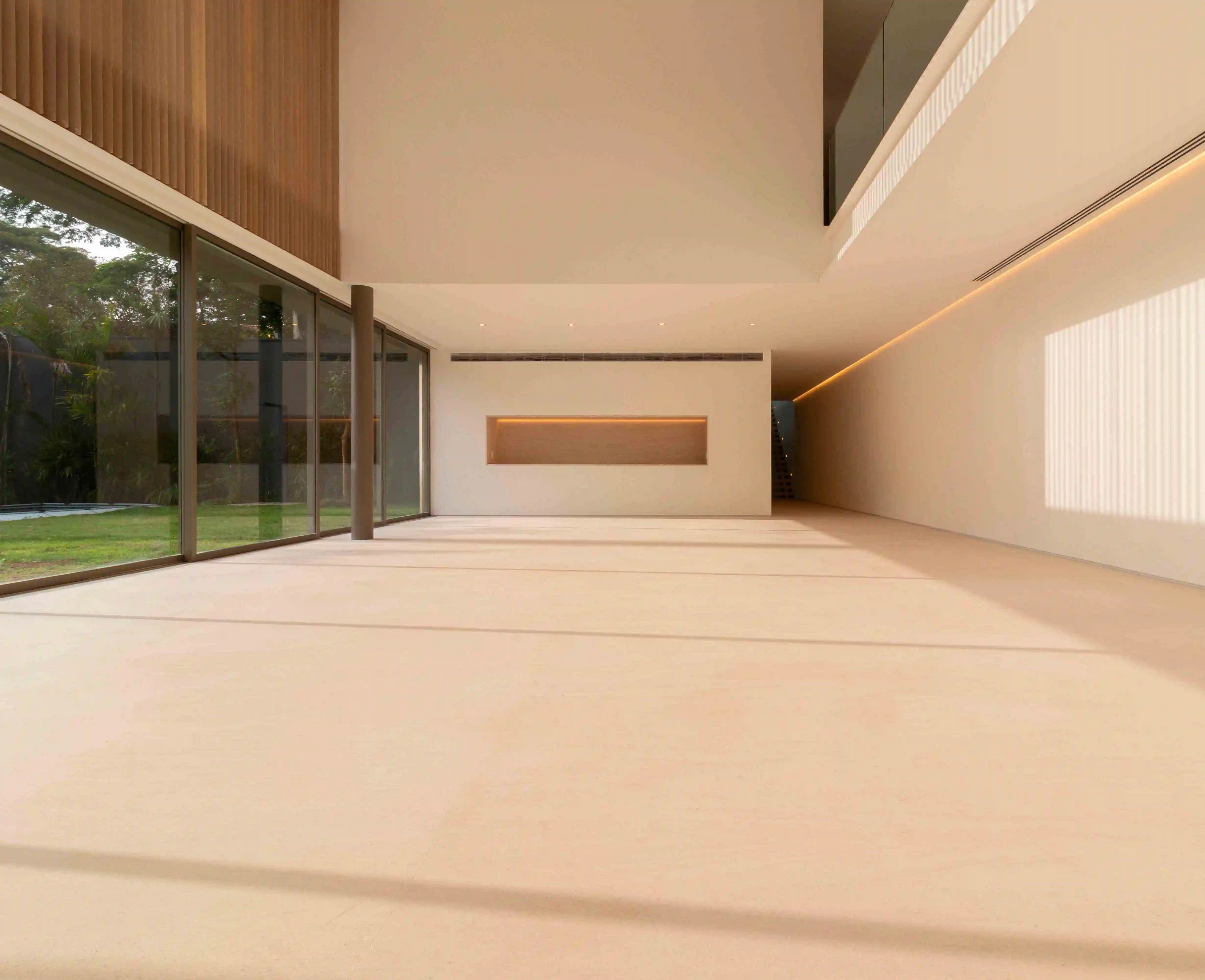 schwartz-engenharia-jacobsen-arquitetura-residencia-espanha-limestone-mont-dore-serrado-di-marmore--(1)-copiar