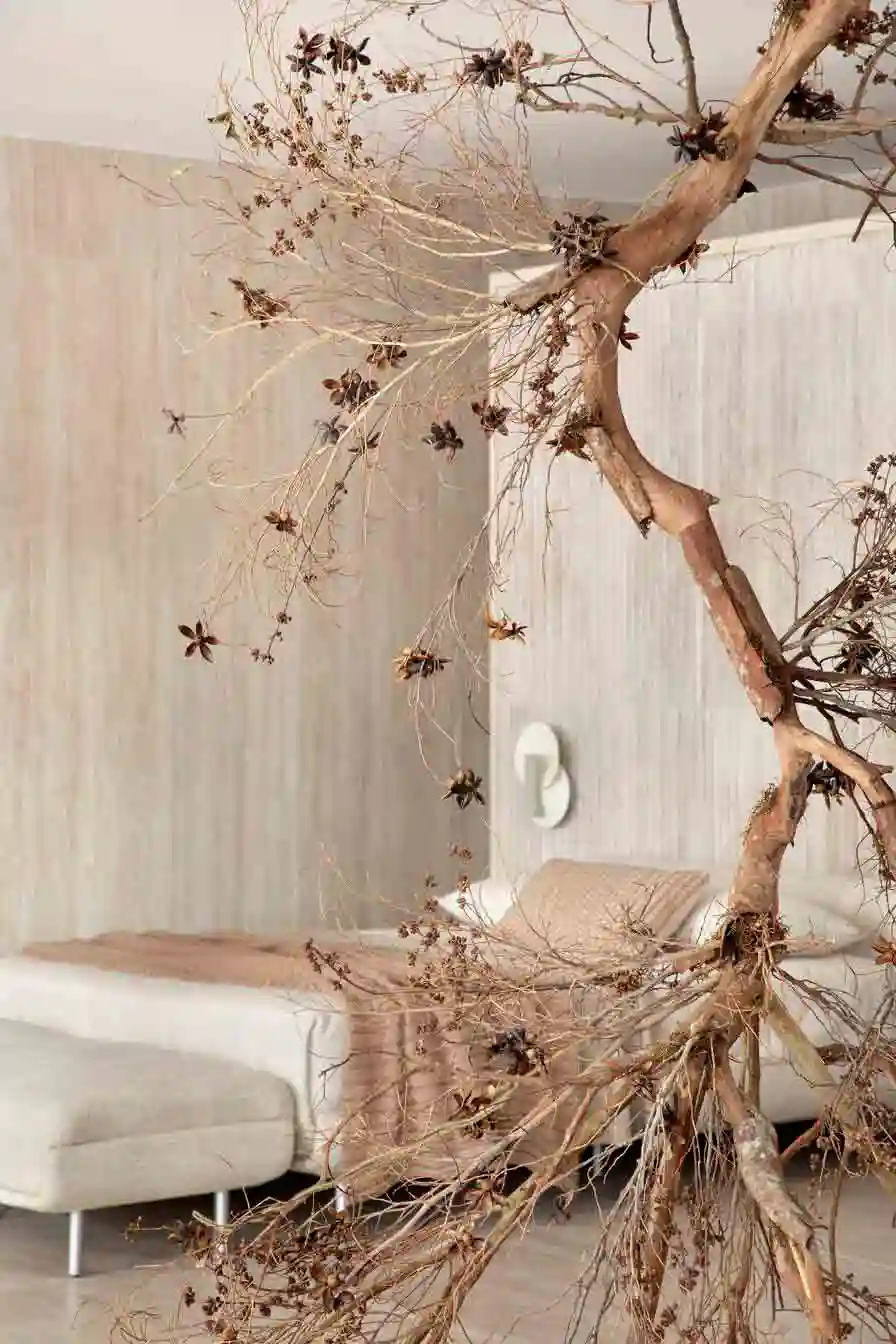 stewart-engenharia-paola-ribeiro-casacor2024-quarto-piso-parede-porcelanato-di-marmore-(1)-copiar