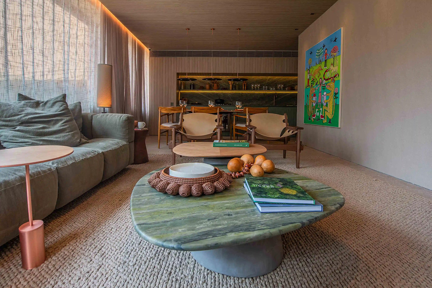 idea-zarvos-studio-mk27-decorado-conego-sala-mesa-parede-plarteleira-granito-amendoa-escovado-di-marmore-(1)-copiar