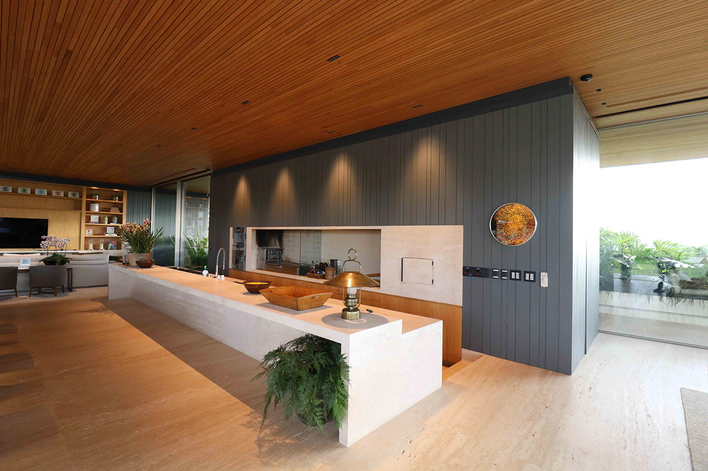 jacobsen-arquitetura-mfc-construtora-gourmet-piso-balcao-travertino-navona-bruto-balcadas-dekton-sasea-natural-di-marmore--r