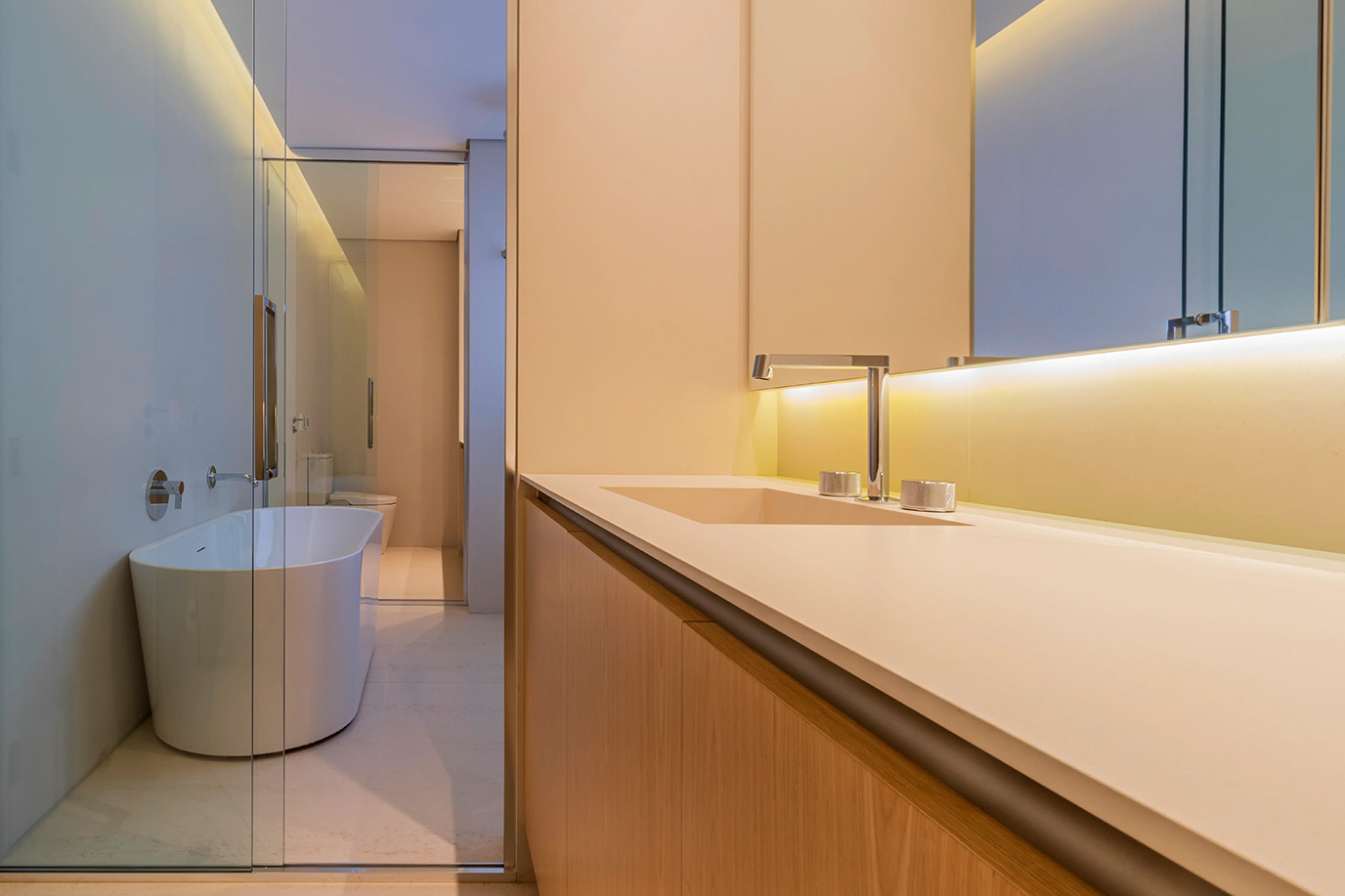 caucaso-edificio-ibate-wc-lavabo-lavatorio-dekton-danae-dekton-aeris-mate-liso-di-marmore-4r