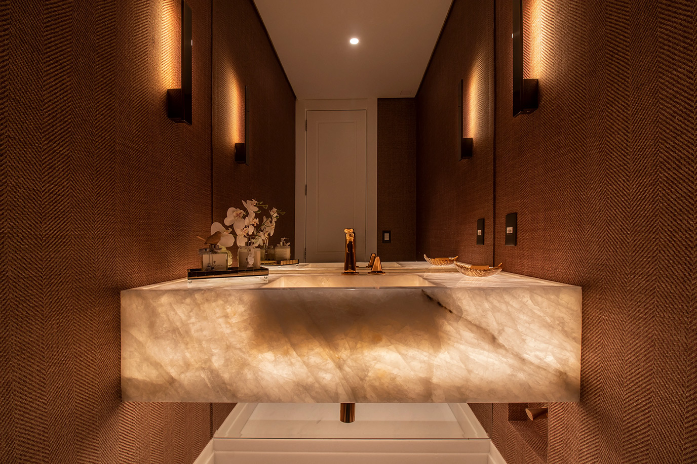 andrea-teixeira-e-fernanda-negrelli-epeson-engenharia-lavabo-lavatorio-cuba-montada-onix-cristallo-di-marmore-1r