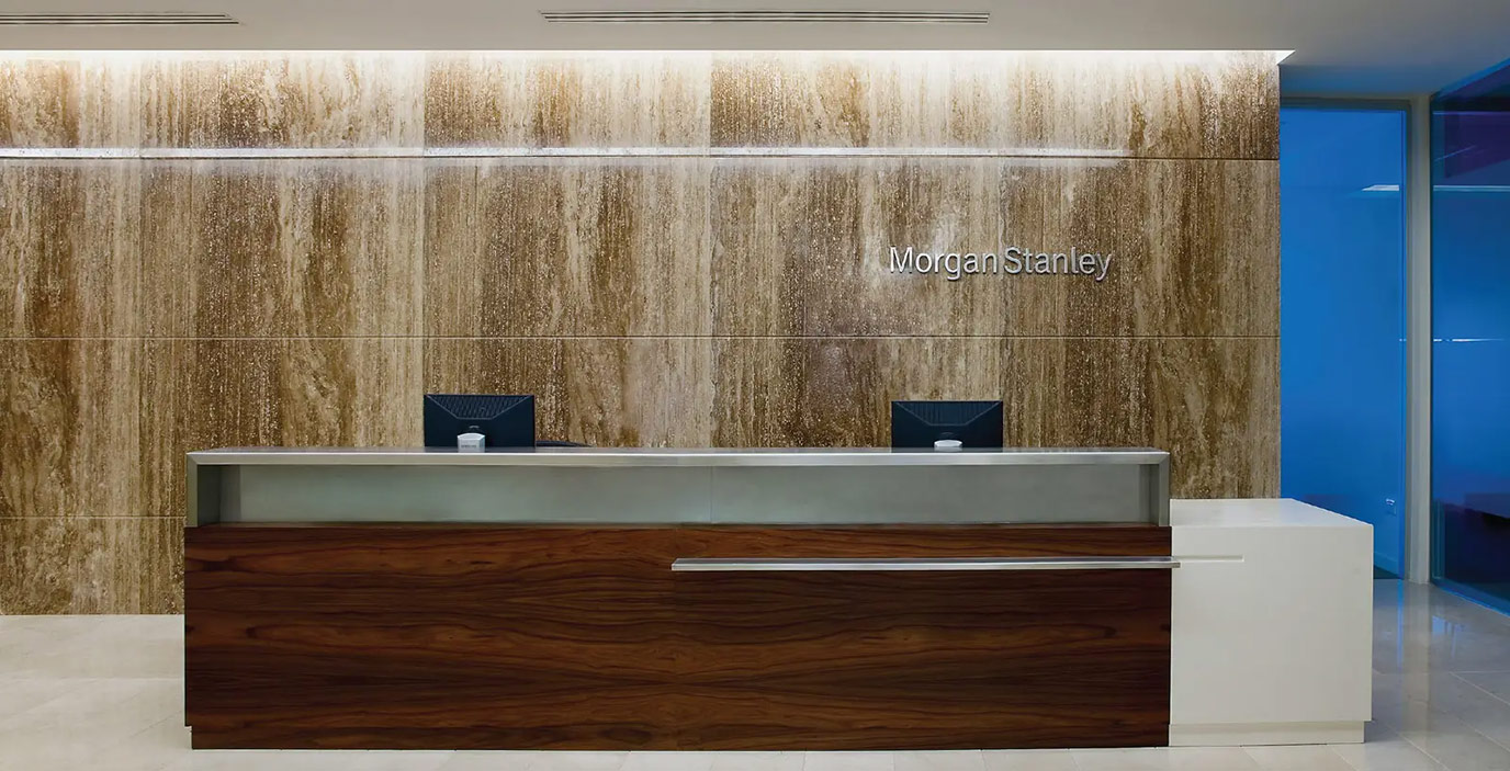 athie-wohnrath-morgan-stanley-piso-marmore-crema-marfil-parede-travertino-timber-di-marmorer