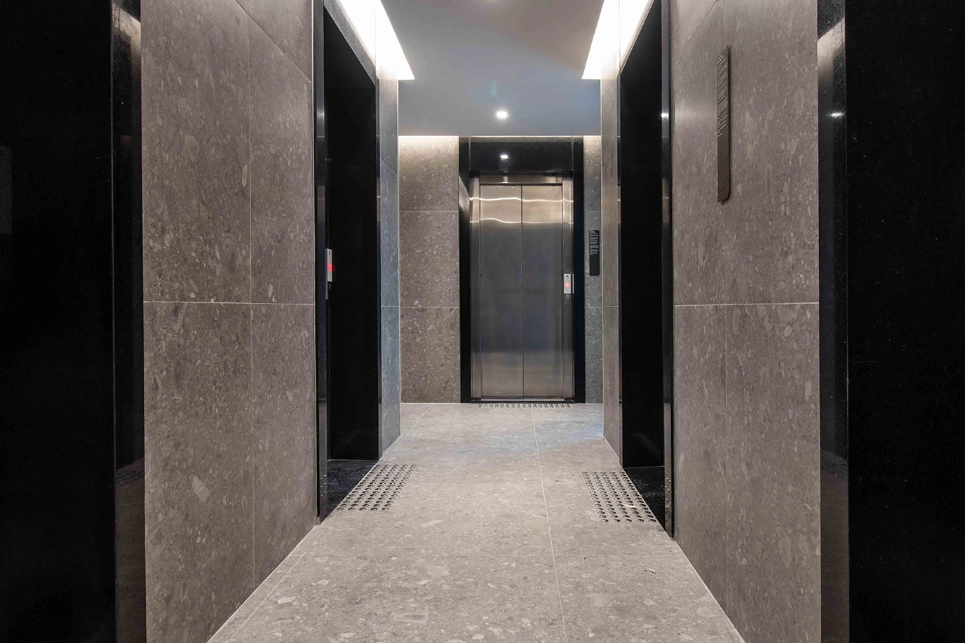 tegra-incorporadora-elo-caminho-da-lapa-elevador-piso-parede-granito-preto-polido-di-marmore--(1)