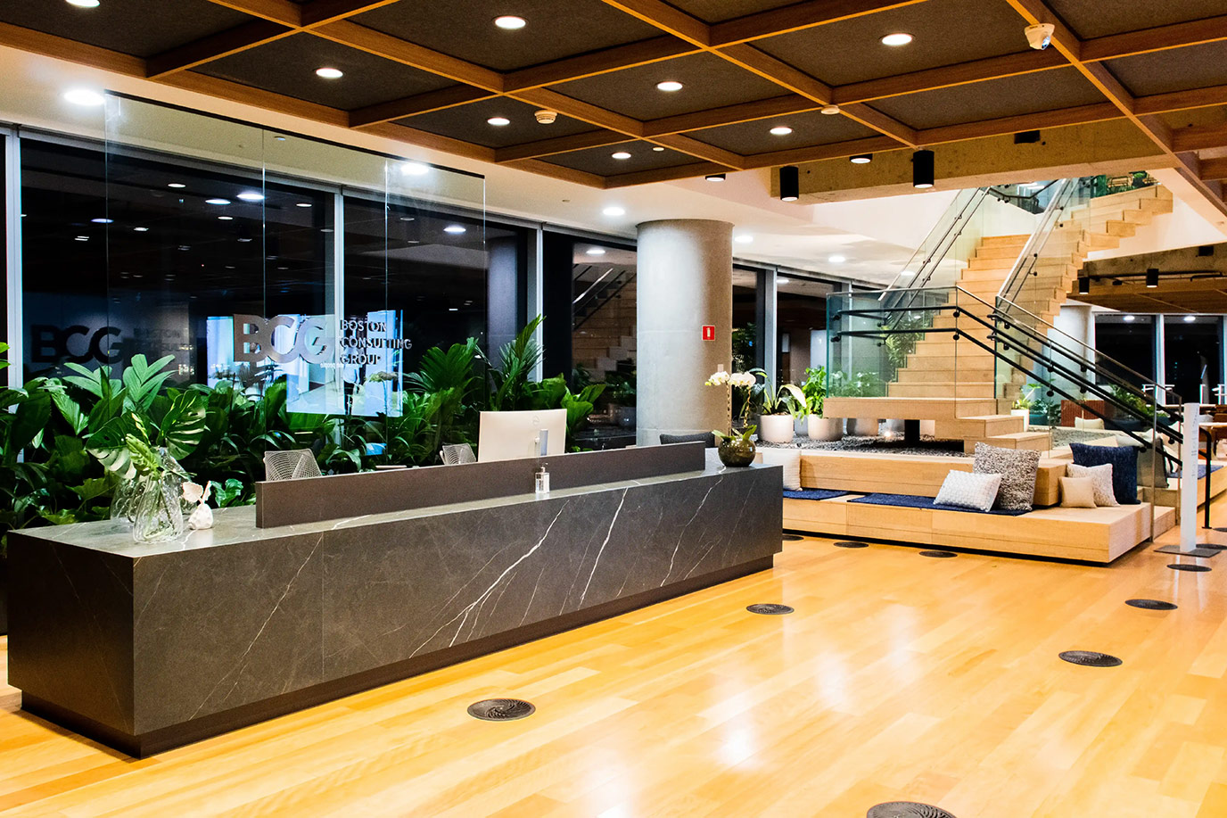 athie-wohnrath-bcg-b32-6balcao-mesa-cafe-marmore-gris-armani-di-marmore