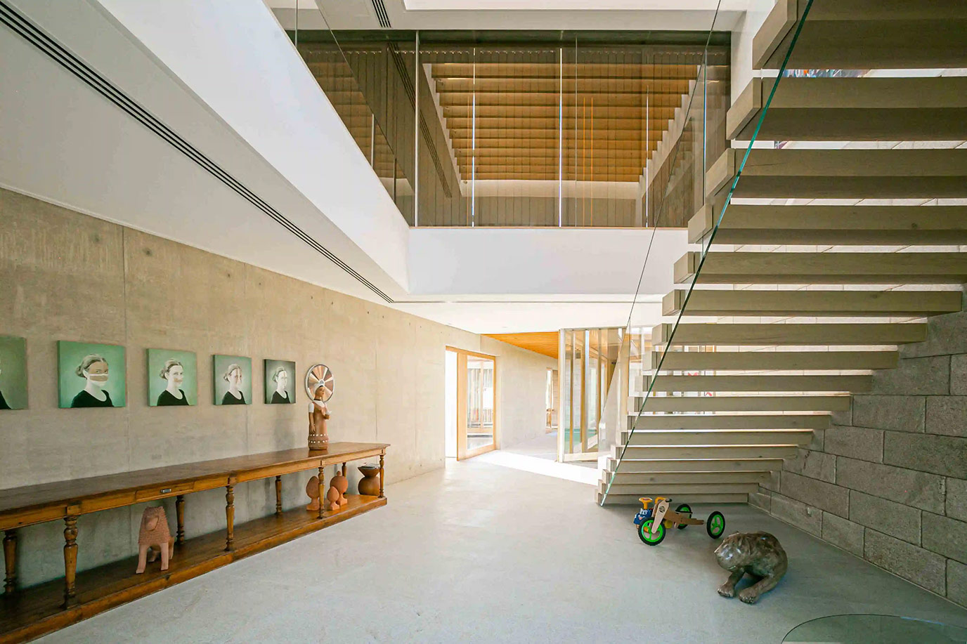 laer-engenharia-fazenda-boa-vista-hall-granita-branco-siena-escovado-di-marmore--(3)