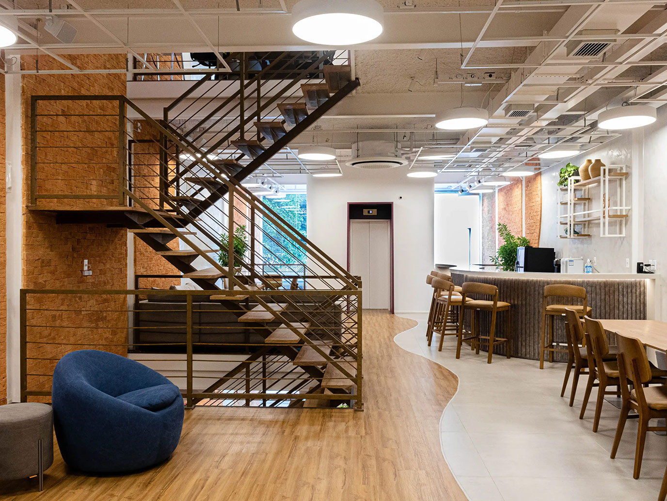 okean-lellos-2-piso-balcao-caesarstone-osprey-di-marmore-di-marmore