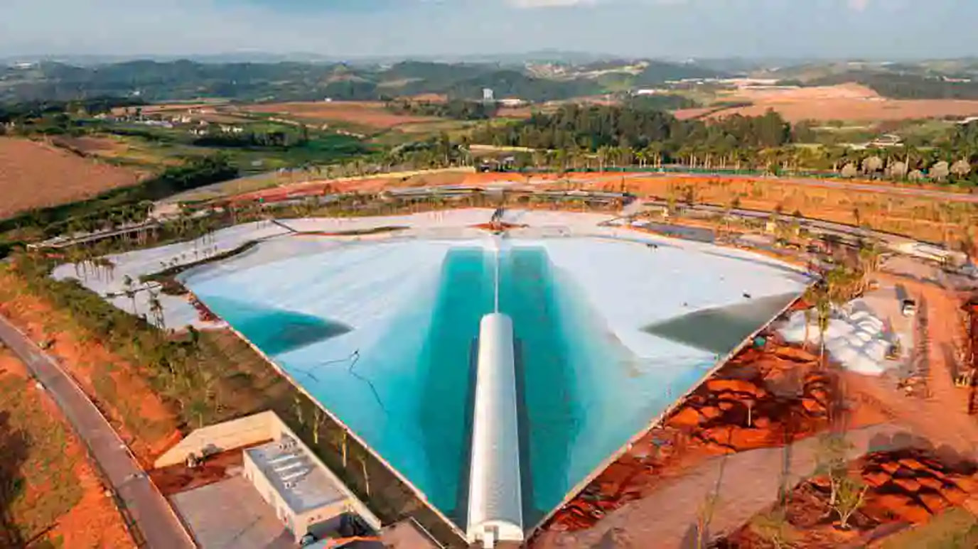 camargo-pires-engenharia-praia-da-grama-piscina-granito-branco-itauna-serrado-di-marmore--(1)