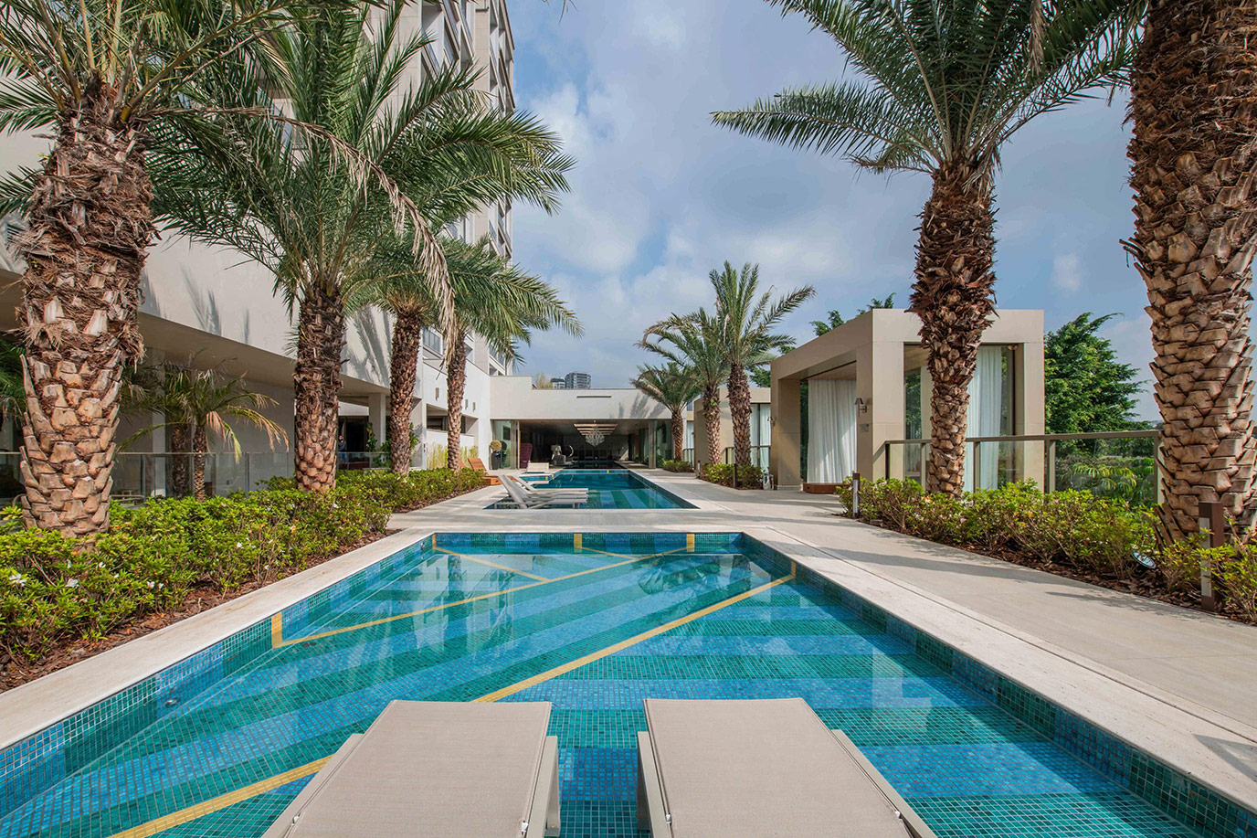 cyrela-on-the-parc-piscina-quartzito-perla-santana-polido-di-marmore-(3)