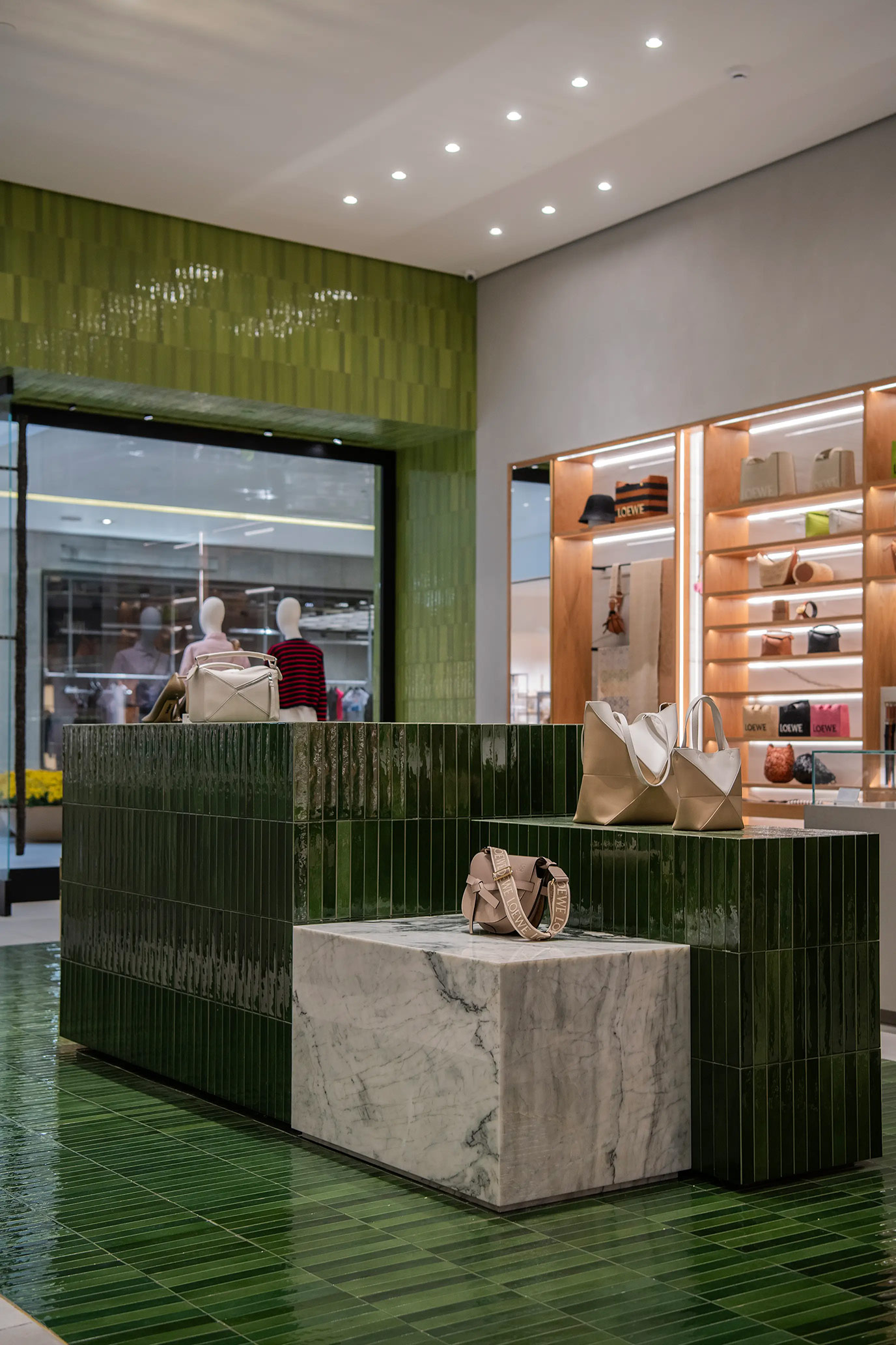 saeng-eng-loewe-6-balcao-marmore-rockfort-branc-di-marmore