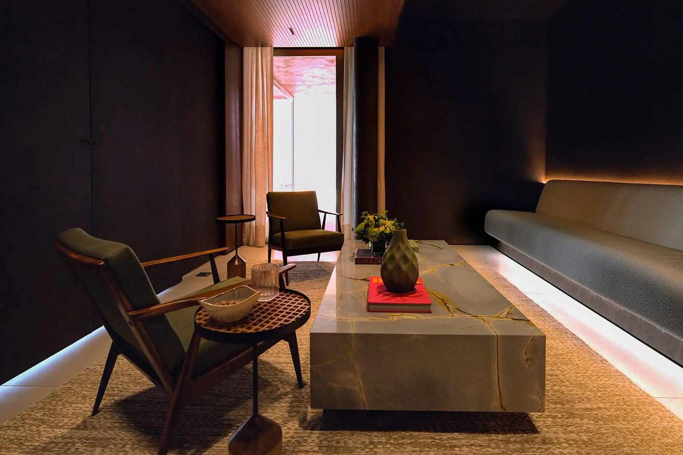 perkins-&-will-saeng-engenharia-btg-pactual-terminal-gru-13-mesa-quartzo-botanic-green-di-marmore