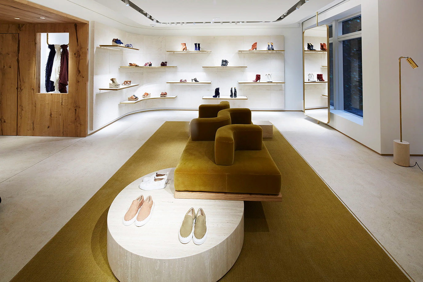 saeng-eng-chloe-6-parede-frisado-limestone-oasis-crema-frisado-piso-limestone-caliza-capri-marmore-golden-spider-di-marmore