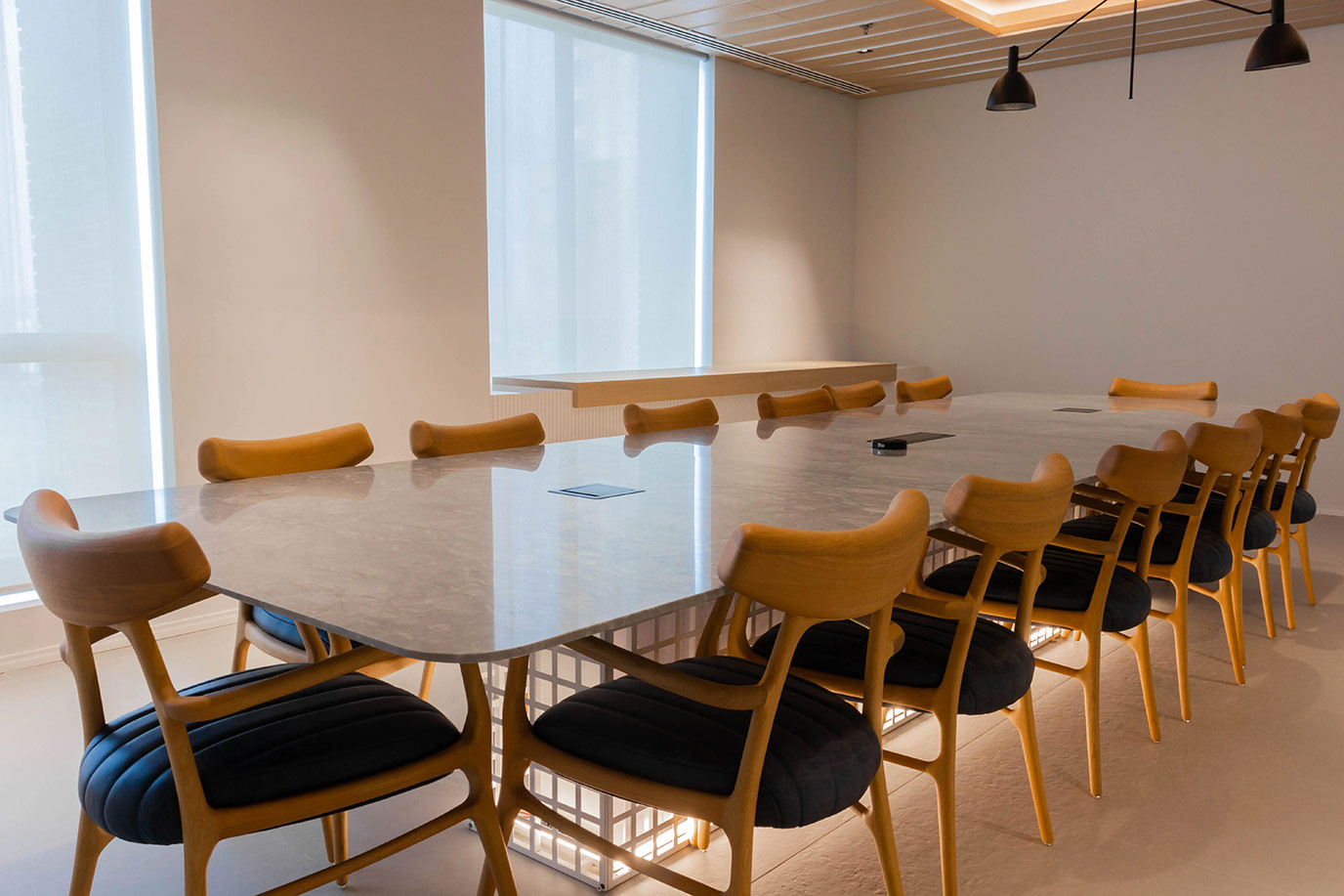 sum-engenharia-cidade-jardim-corporate-blau-farmaceutica-13-mesa-marmore-arabescato-di-marmore