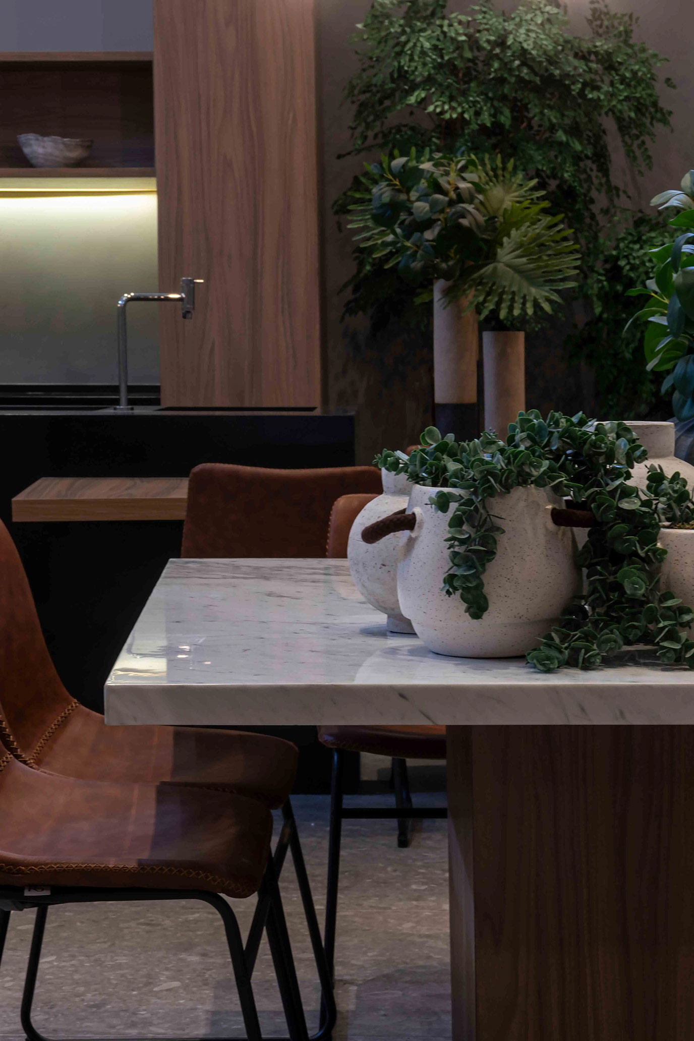 tegra-incorporadora-elo-caminho-da-lapa-area-gourmet-piso-mesa-bancada-cuba-montada--granito-preto-sao-gabriel-polido-di-marmore-(13)