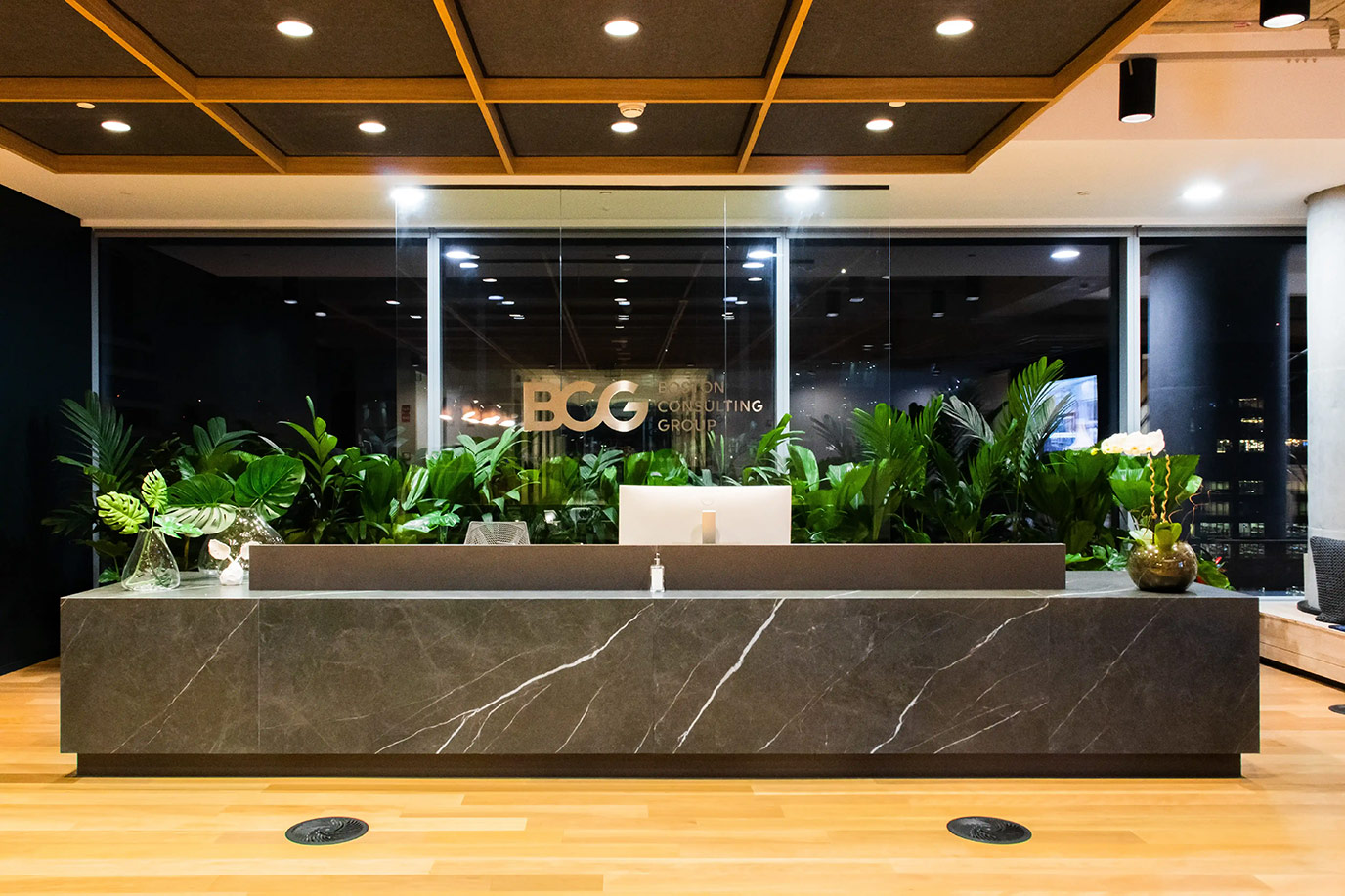 athiewohnrathbcgb322balcaomesacafemarmoregrisarmanidimarmore