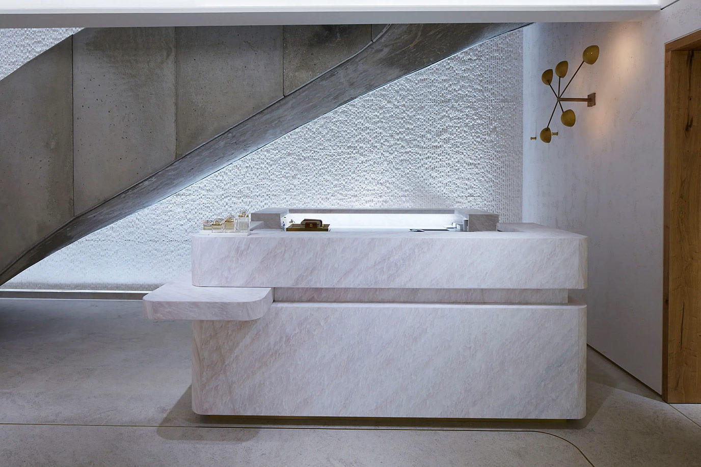 saengengchloe7balcaoonixpisolimestonecalizacaprimarmoregoldenspiderdimarmore