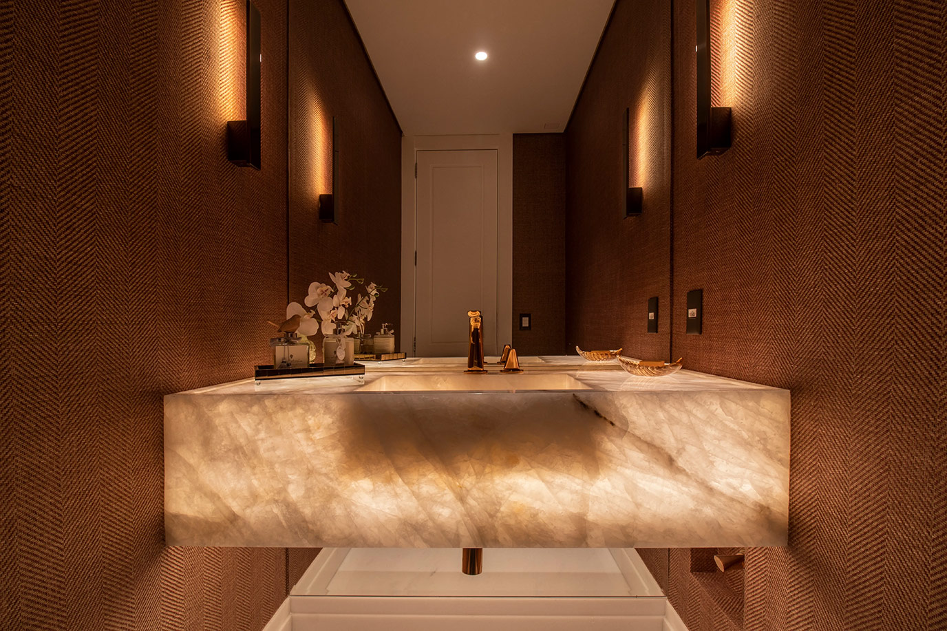 andrea-teixeira-e-fernanda-negrelli-epeson-engenharia-lavabo-lavatorio-cuba-montada-onix-cristallo-di-marmore-1