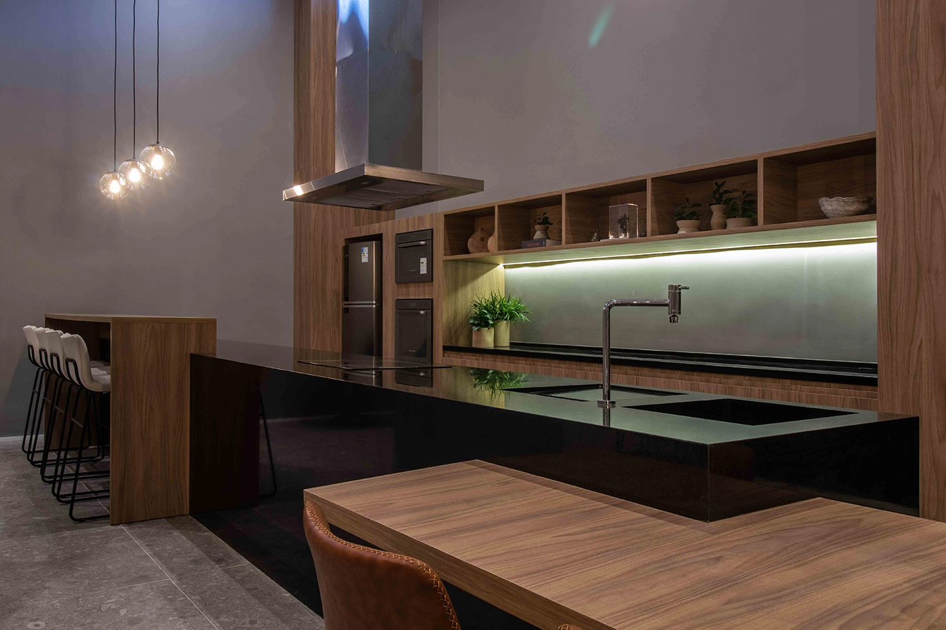 tegra-incorporadora-elo-caminho-da-lapa-area-gourmet-piso-mesa-bancada-cuba-montada--granito-preto-sao-gabriel-polido-di-marmore-(9)