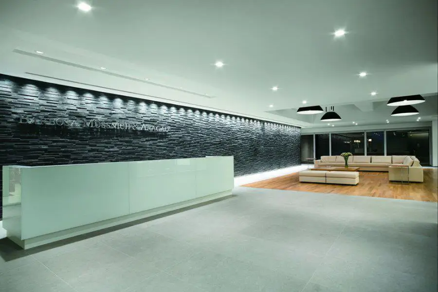 athie-wohnrath-cbs-bma-advogados-bancada-granito-branco-itaunas-parede-pedra-ardosia-cinza-natural-piso-basalto-cinza-di-marmore