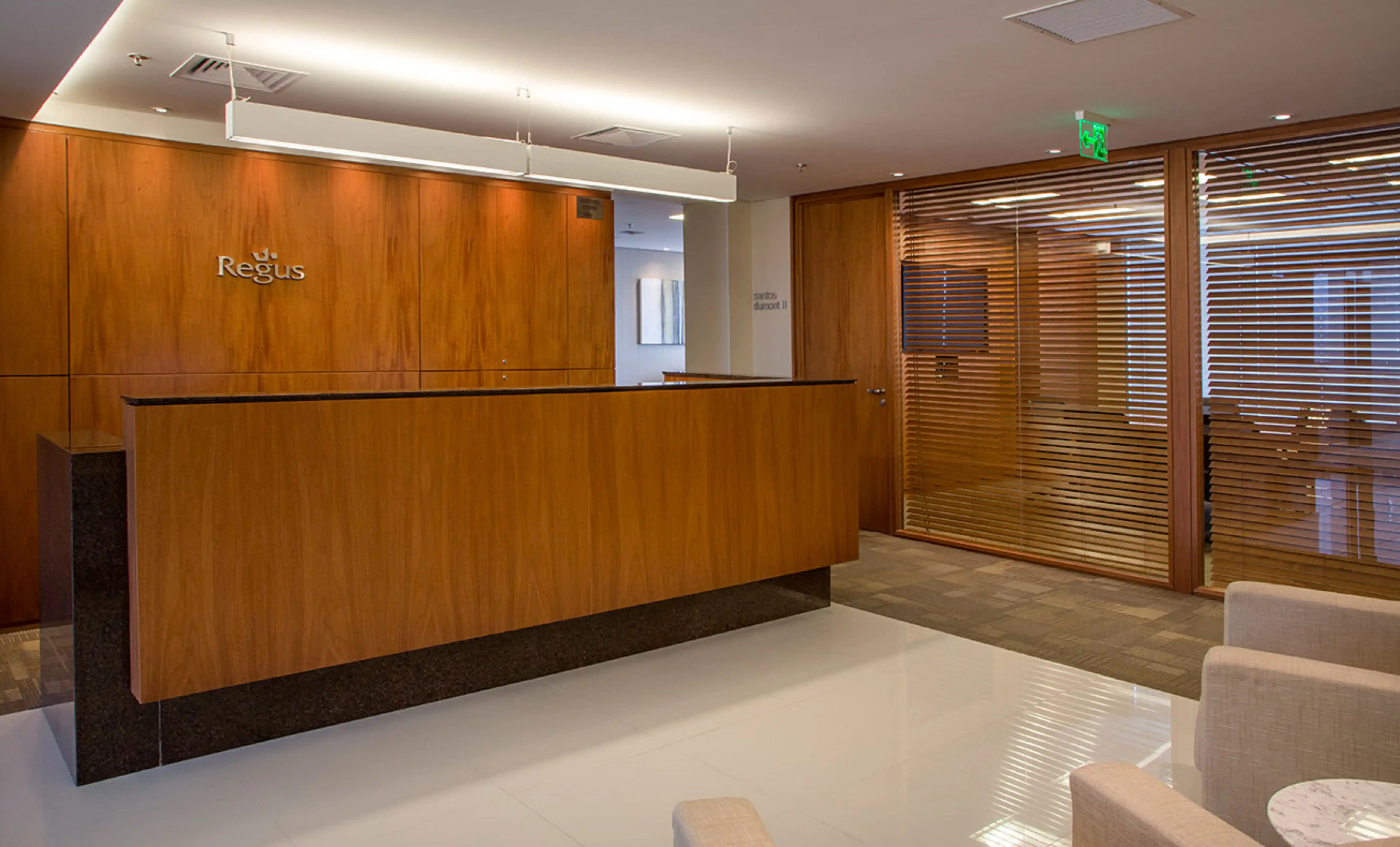 athie-wohnrath-regus-balcao-bancada-granito-preto-sao-gabriel-di-marmore