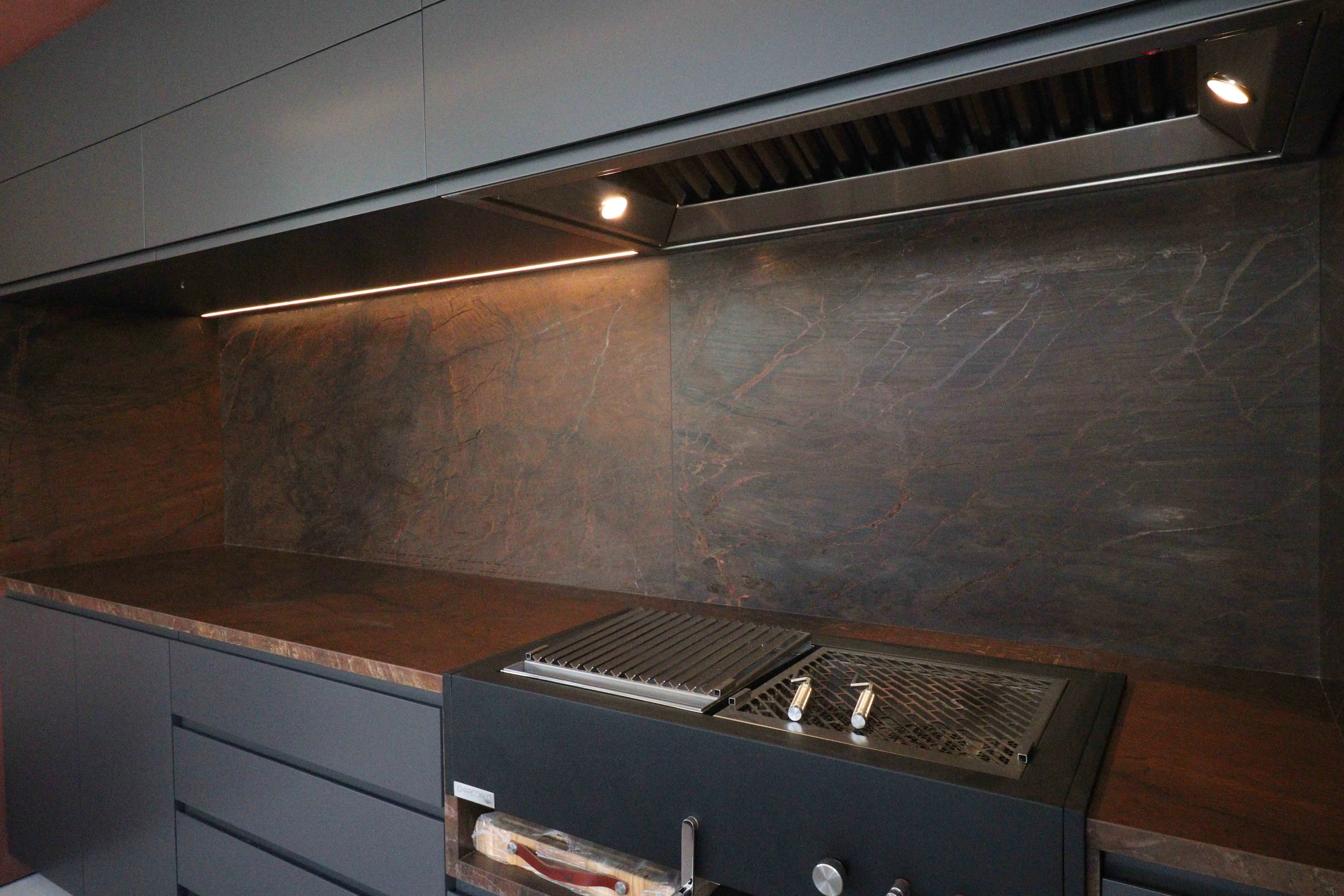 a'lle-engenharia-bancada-quartzito-bronzite-di-marmore-2