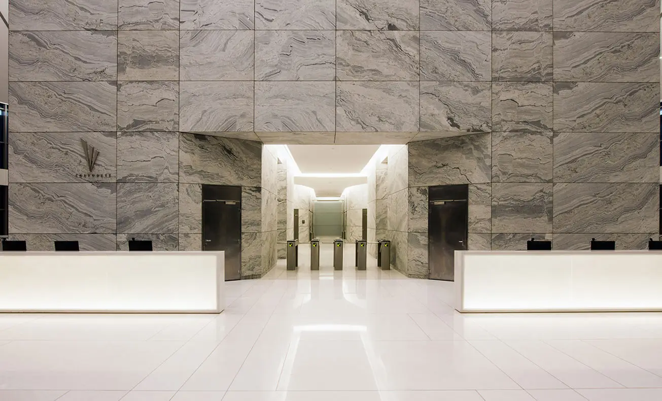athie-wohnrath-tishman-speyer-9-piso-pilares-viga-balcao-marmore-branco-sivec-parede-granito-branco-himalaia-di-marmore